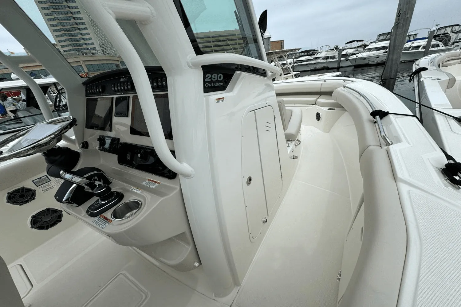 2025 Boston Whaler 280 Outrage Image Thumbnail #22