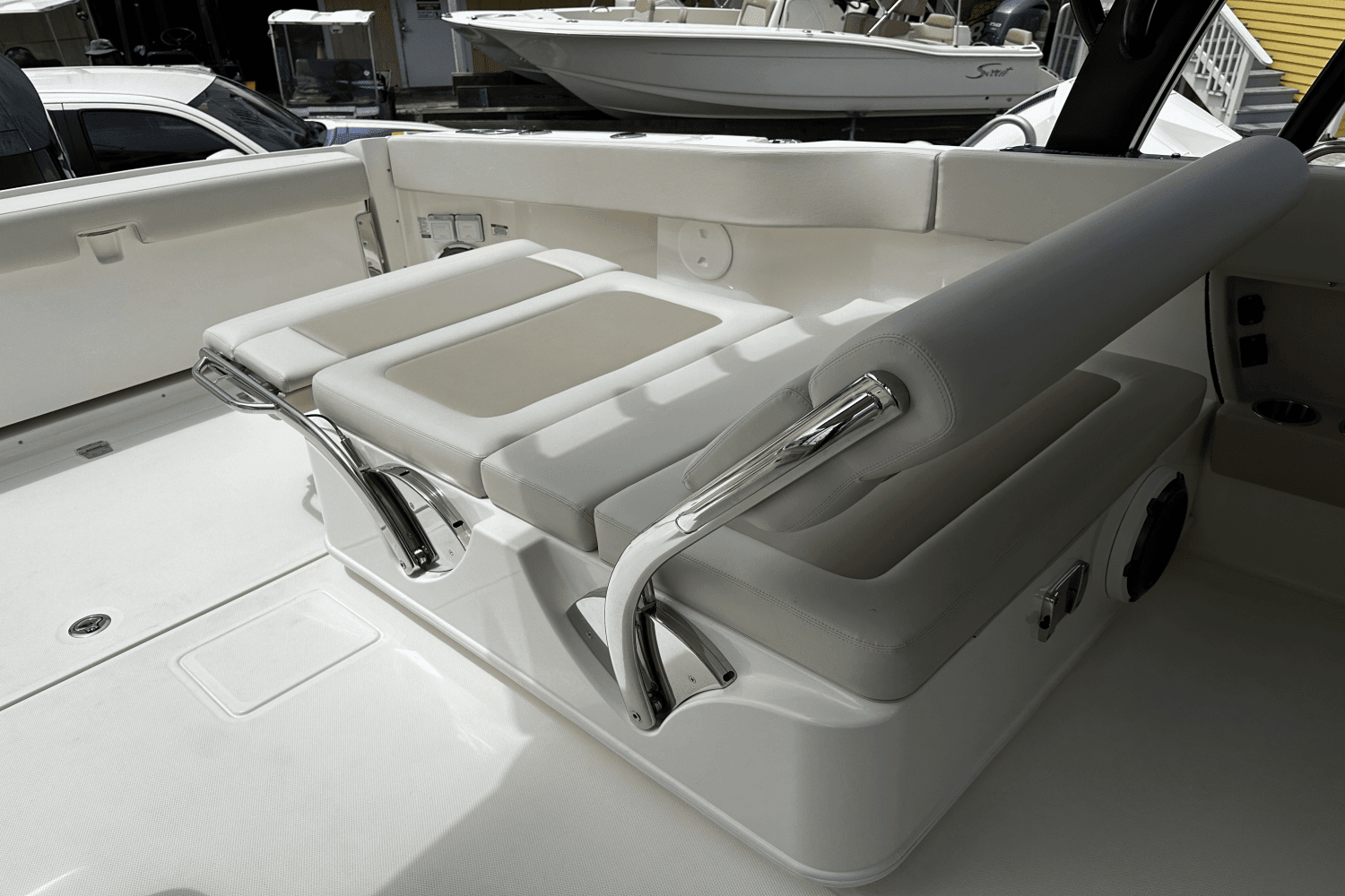 2025 Boston Whaler 320 Vantage Image Thumbnail #31