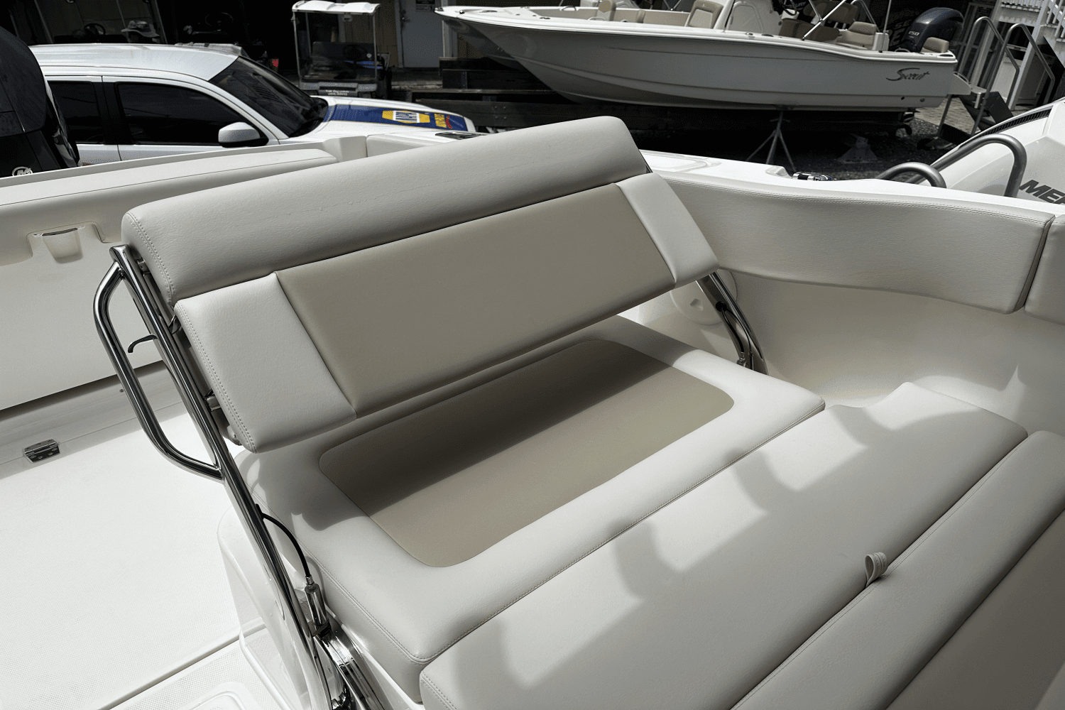 2025 Boston Whaler 320 Vantage Image Thumbnail #32