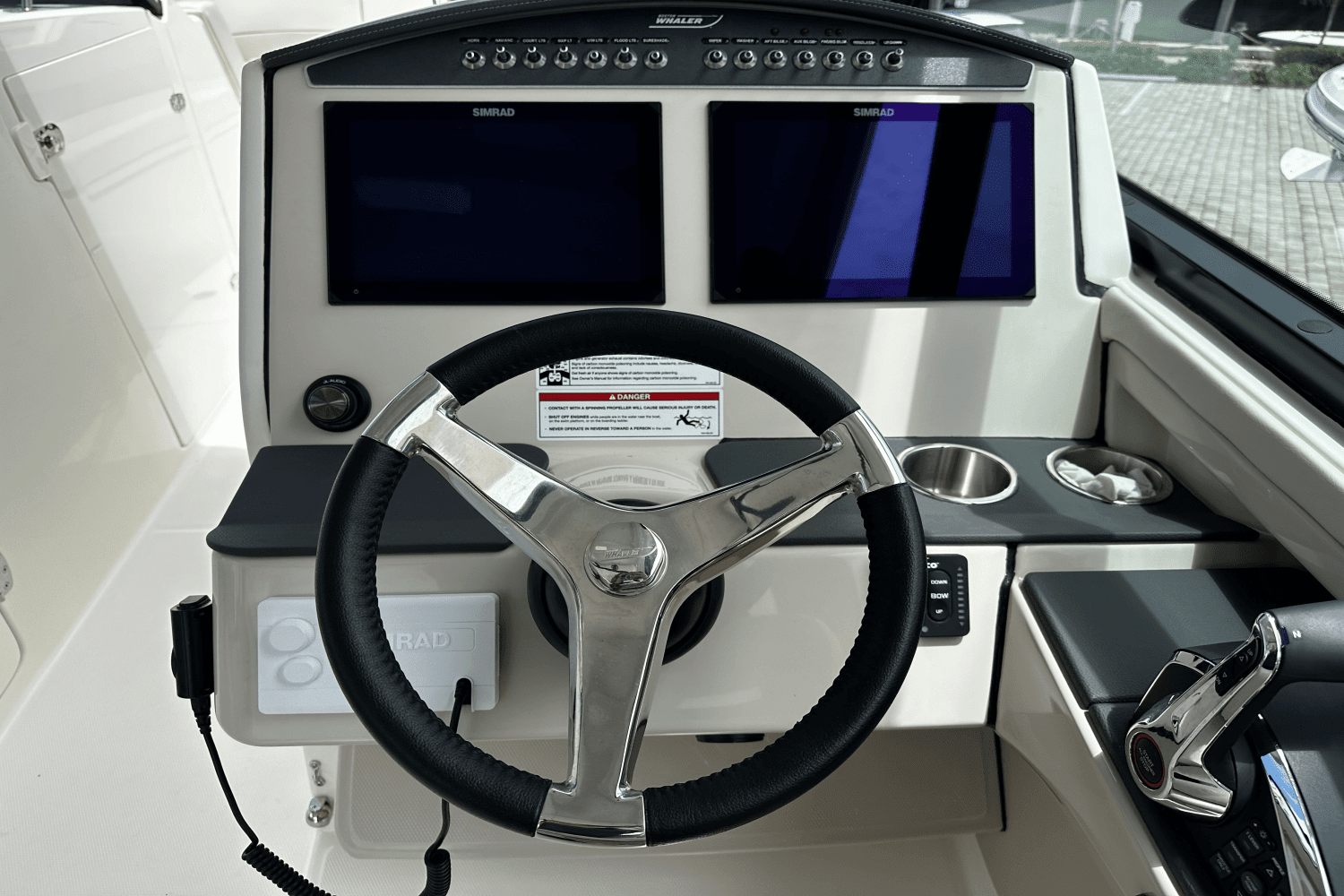 2025 Boston Whaler 320 Vantage Image Thumbnail #20