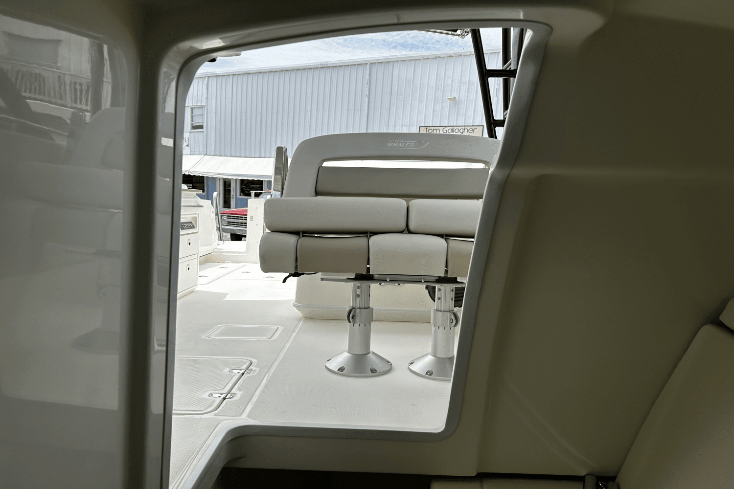 2025 Boston Whaler 320 Vantage Image Thumbnail #25