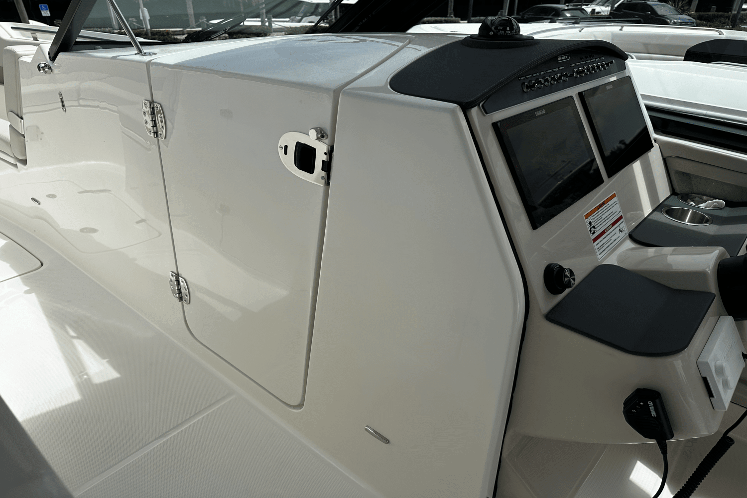 2025 Boston Whaler 320 Vantage Image Thumbnail #16