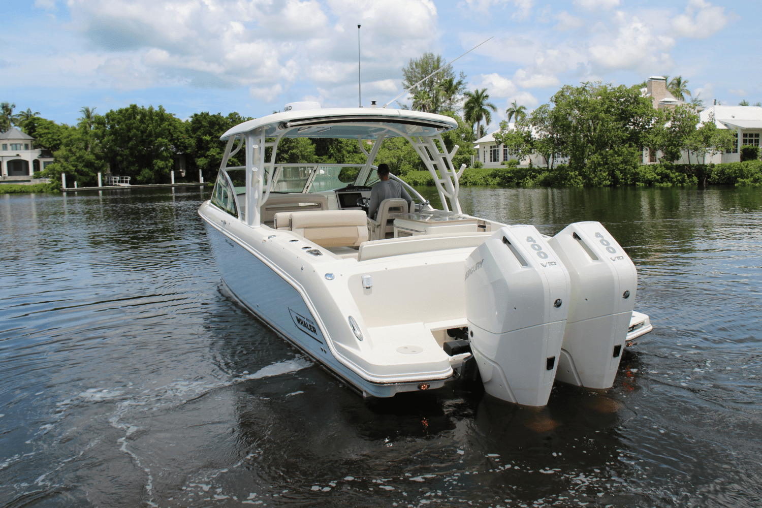 2025 Boston Whaler 320 Vantage Image Thumbnail #12