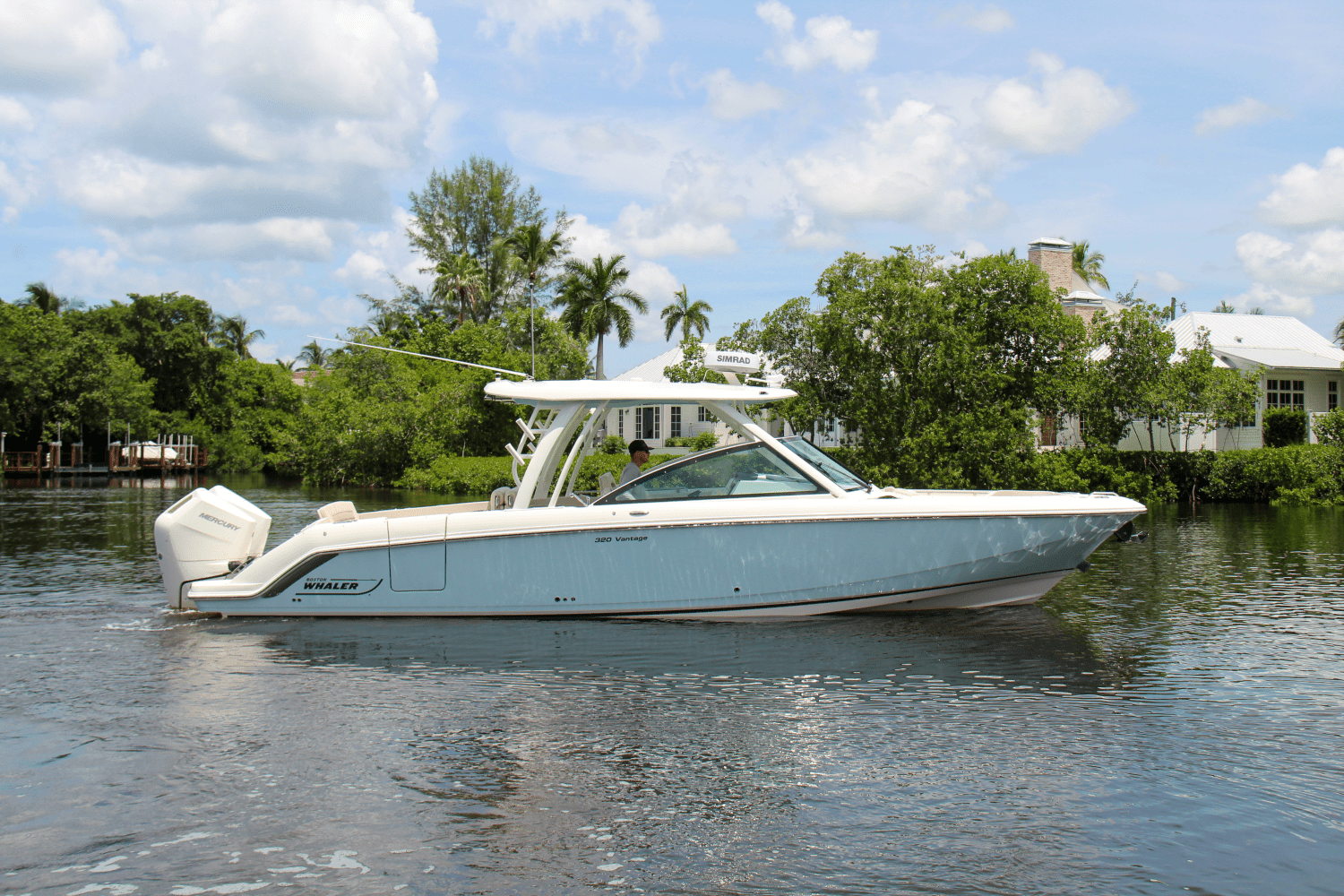 2025 Boston Whaler 320 Vantage Image Thumbnail #10