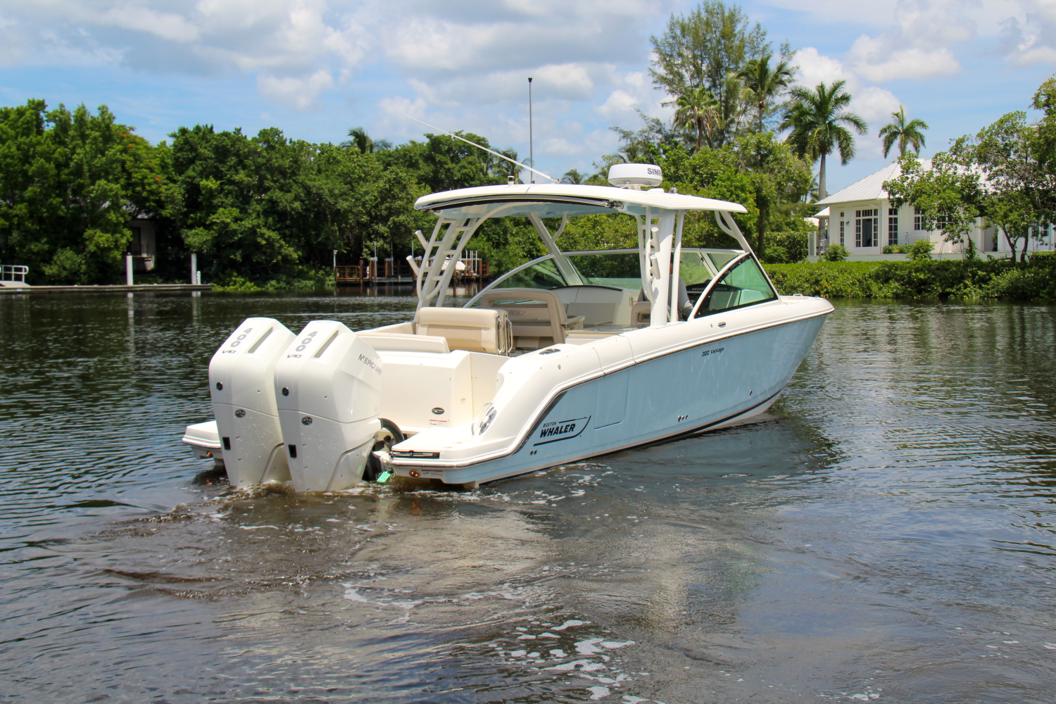 2025 Boston Whaler 320 Vantage Image Thumbnail #11