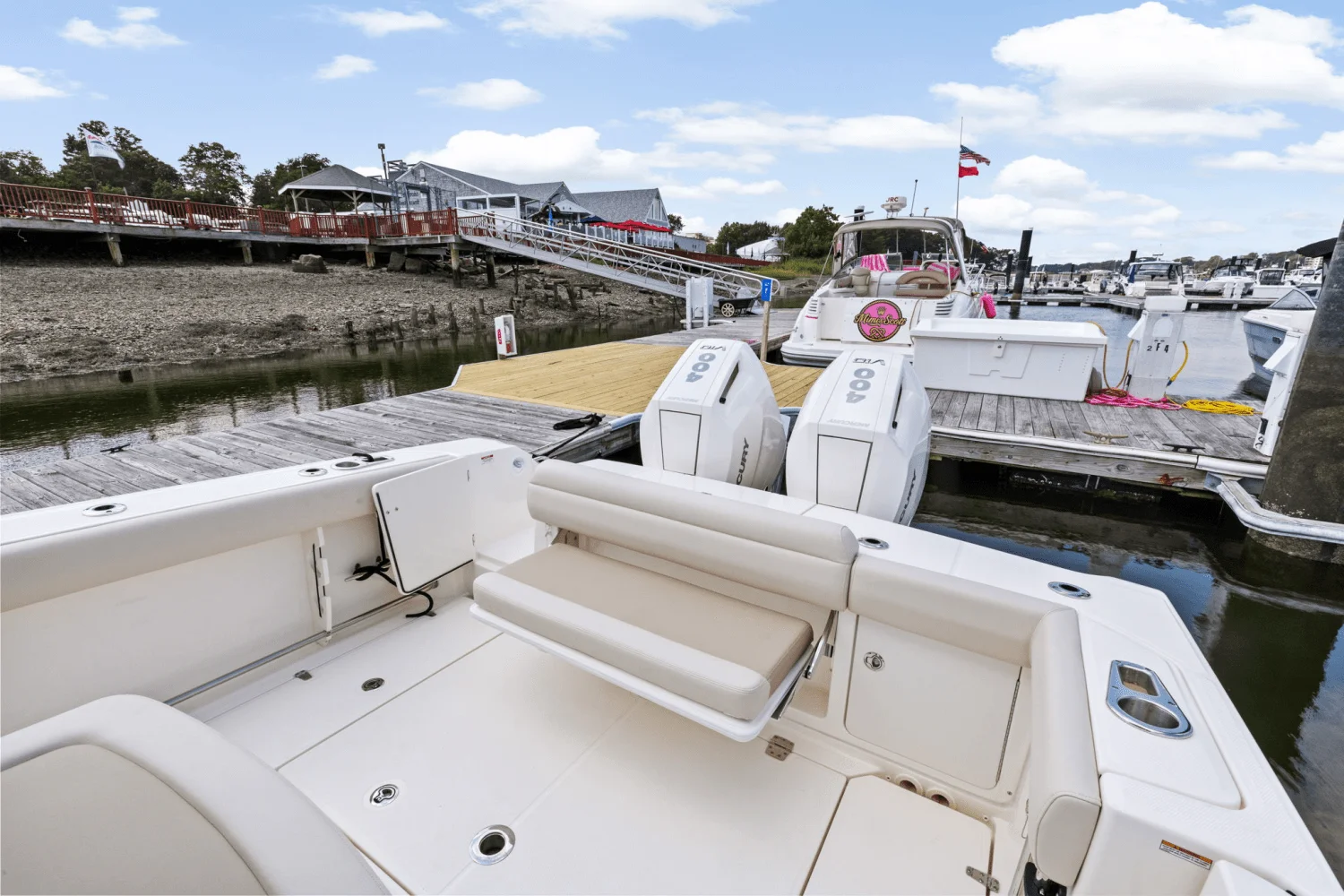 2025 Boston Whaler 330 Outrage Image Thumbnail #12
