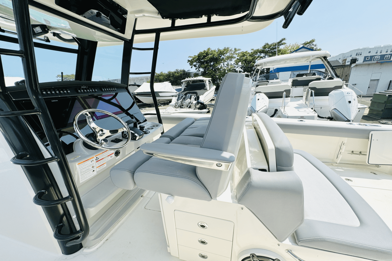 2025 Boston Whaler 330 Outrage Image Thumbnail #18