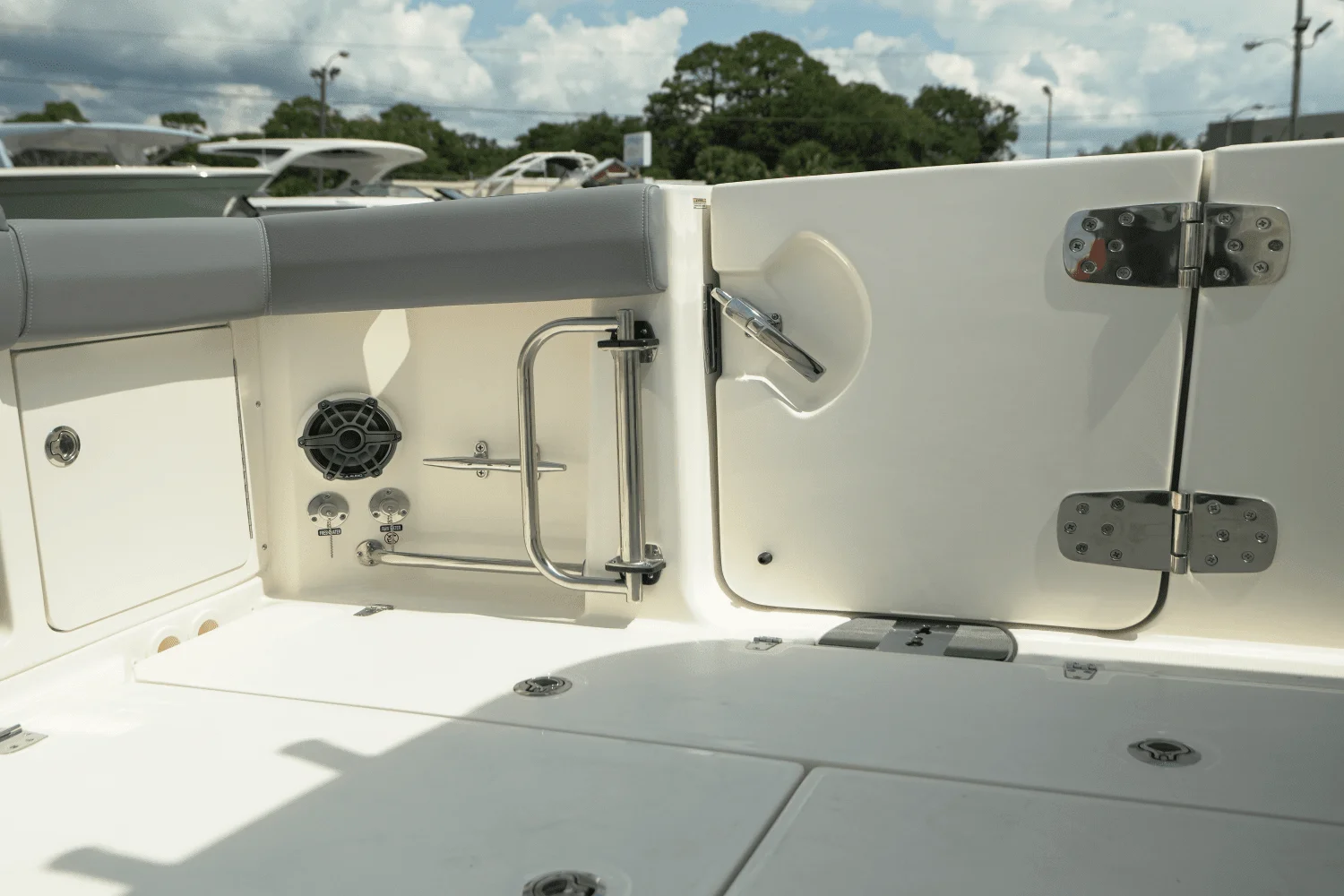 2025 Boston Whaler 330 Outrage Image Thumbnail #9