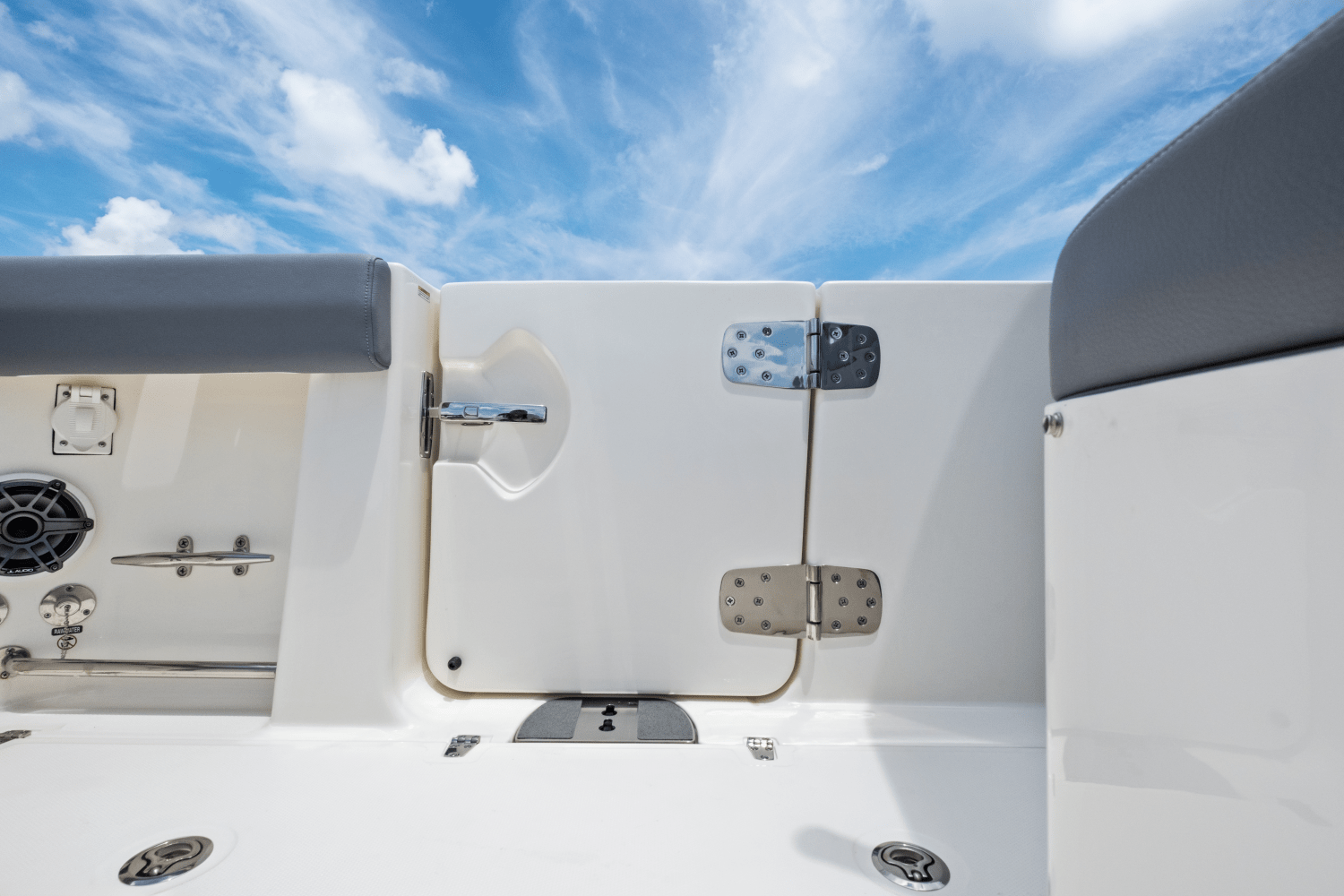 2025 Boston Whaler 330 Outrage Image Thumbnail #15
