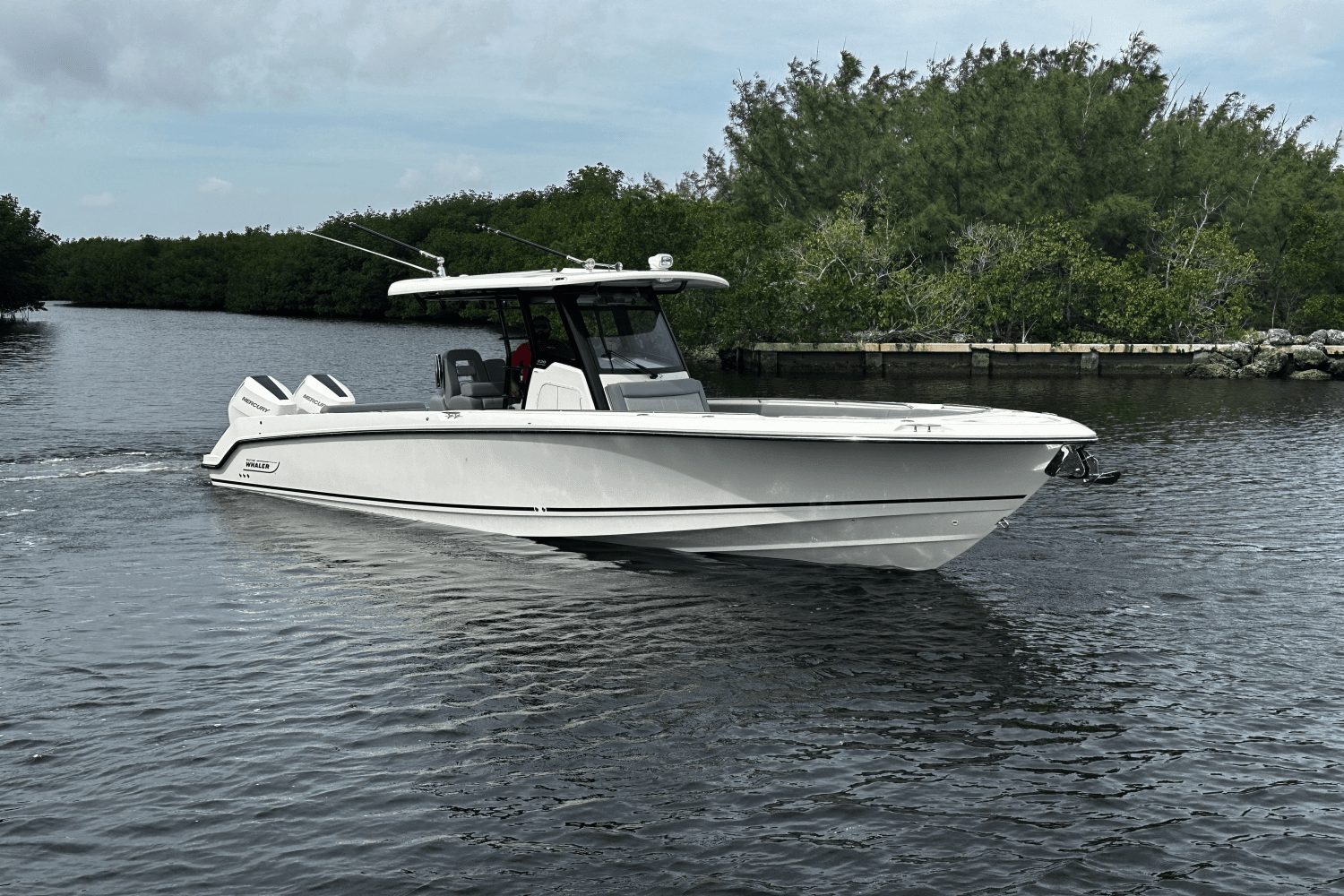 2025 Boston Whaler 330 Outrage Image Thumbnail #2