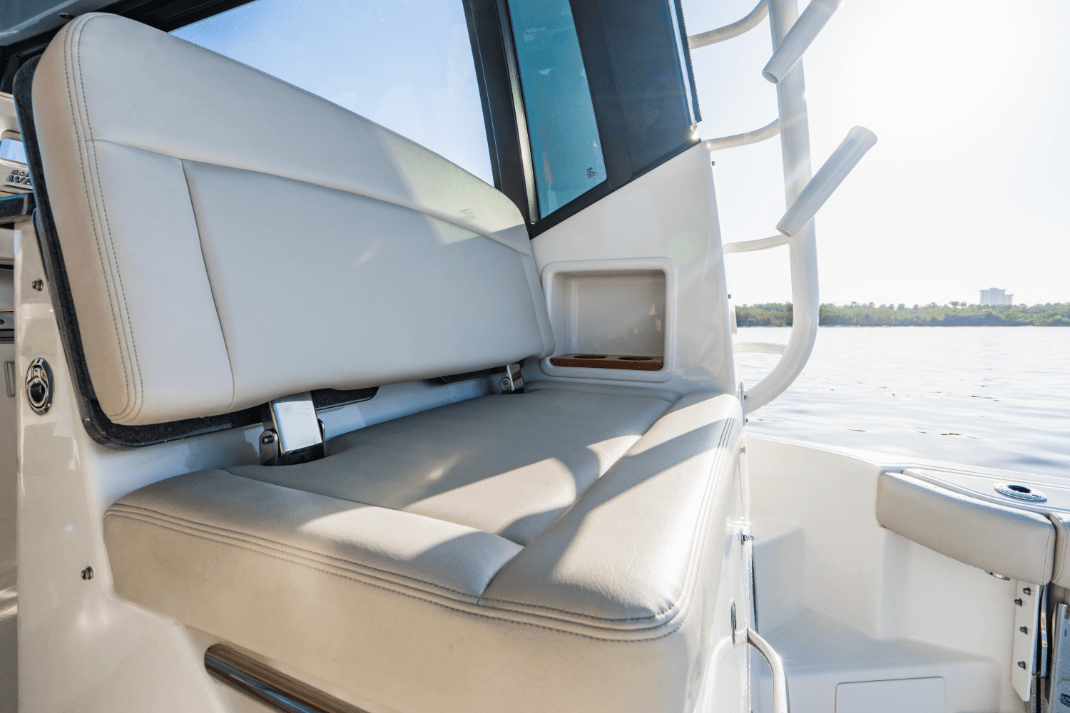 2021 Boston Whaler 405 CONQUEST Image Thumbnail #81