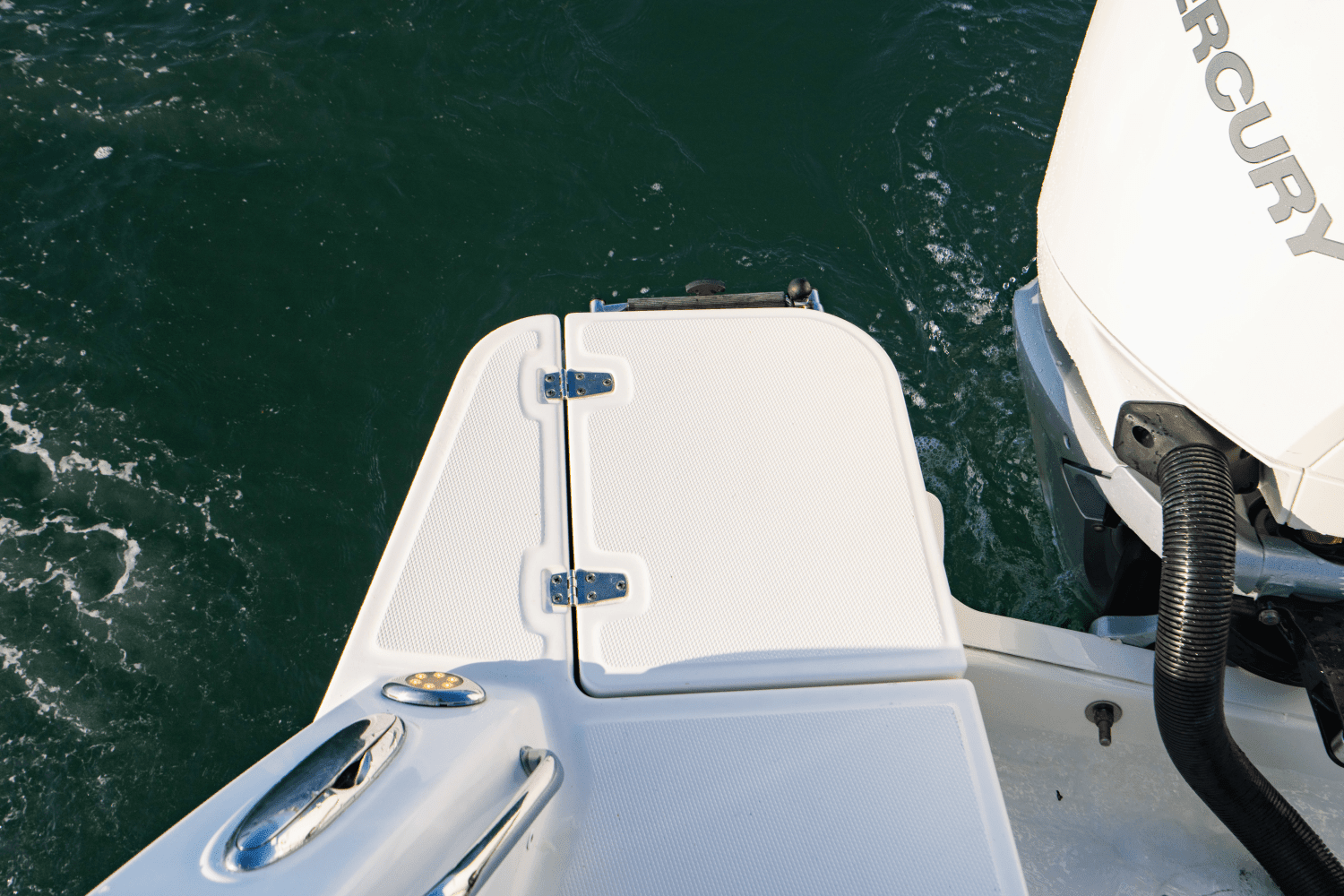 2021 Boston Whaler 405 CONQUEST Image Thumbnail #32