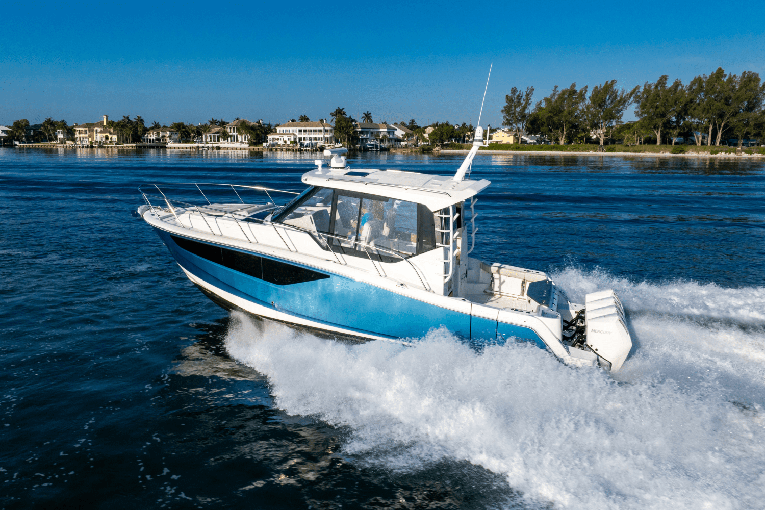 2021 Boston Whaler 405 CONQUEST Image Thumbnail #18