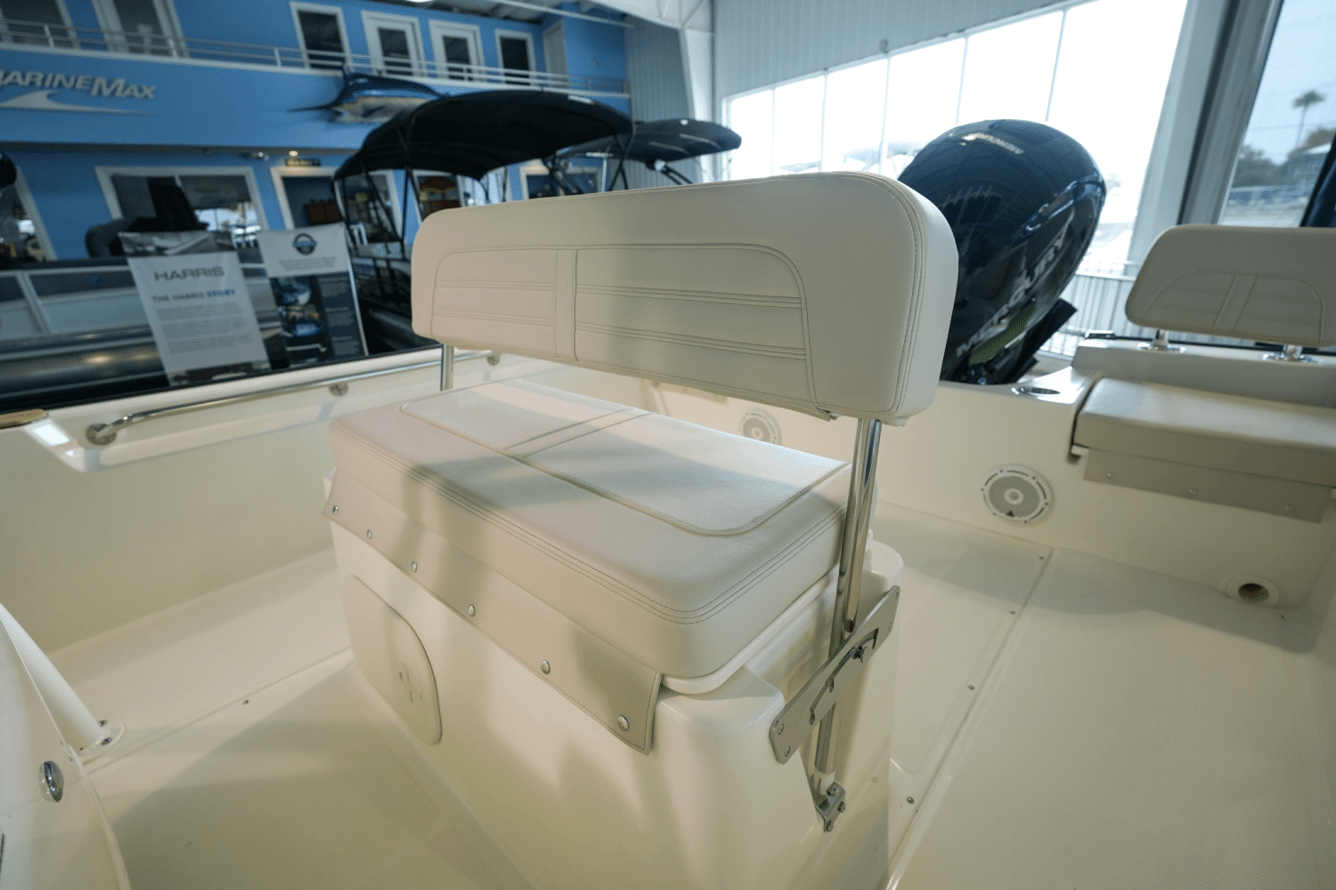 2025 Boston Whaler 190 Montauk Image Thumbnail #15