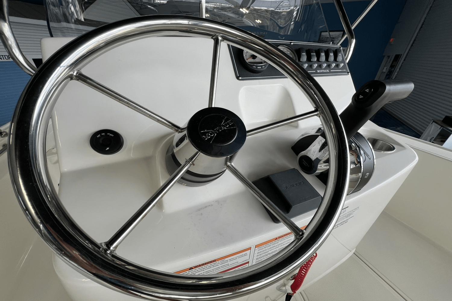 2025 Boston Whaler 190 Montauk Image Thumbnail #8