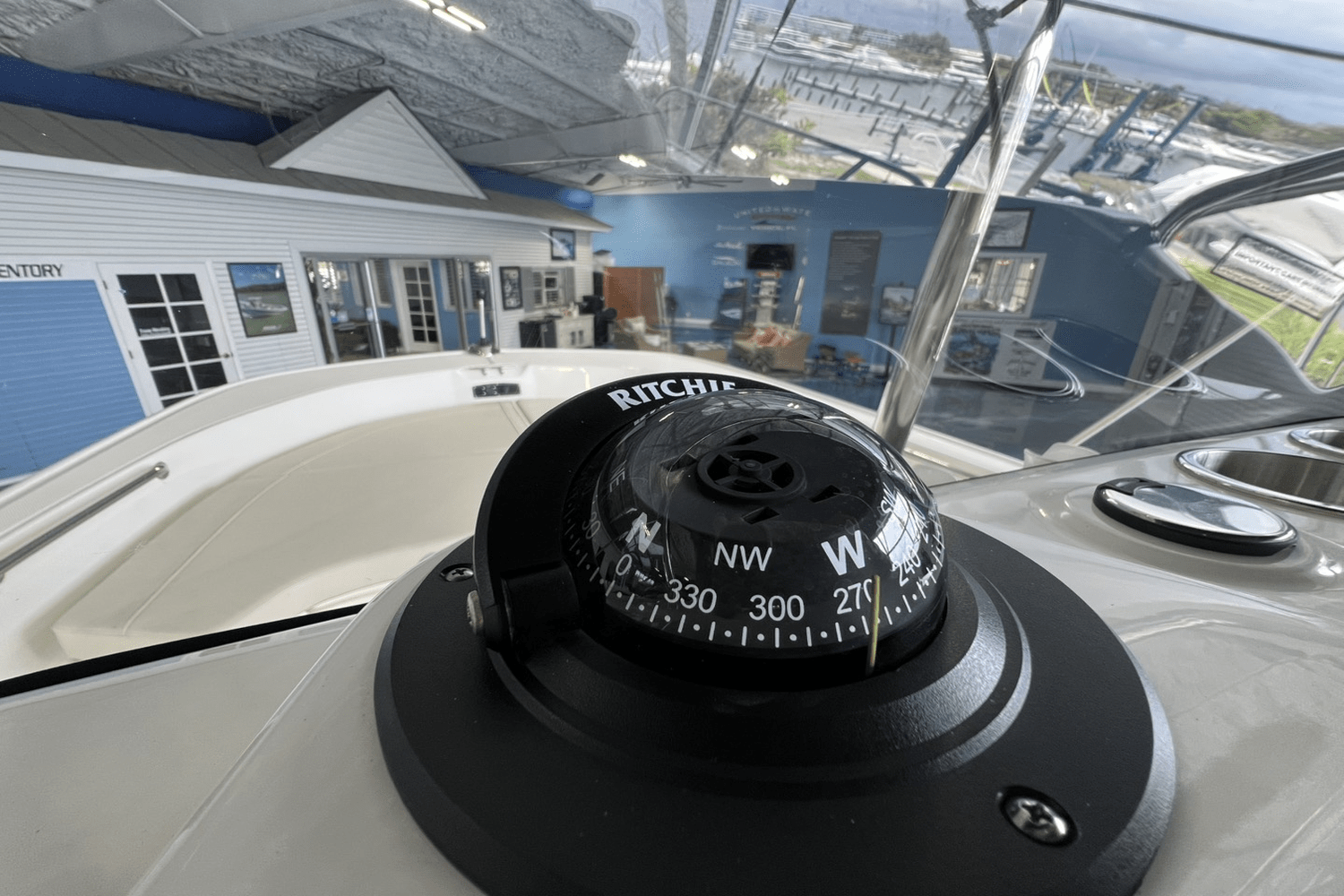 2025 Boston Whaler 190 Montauk Image Thumbnail #12