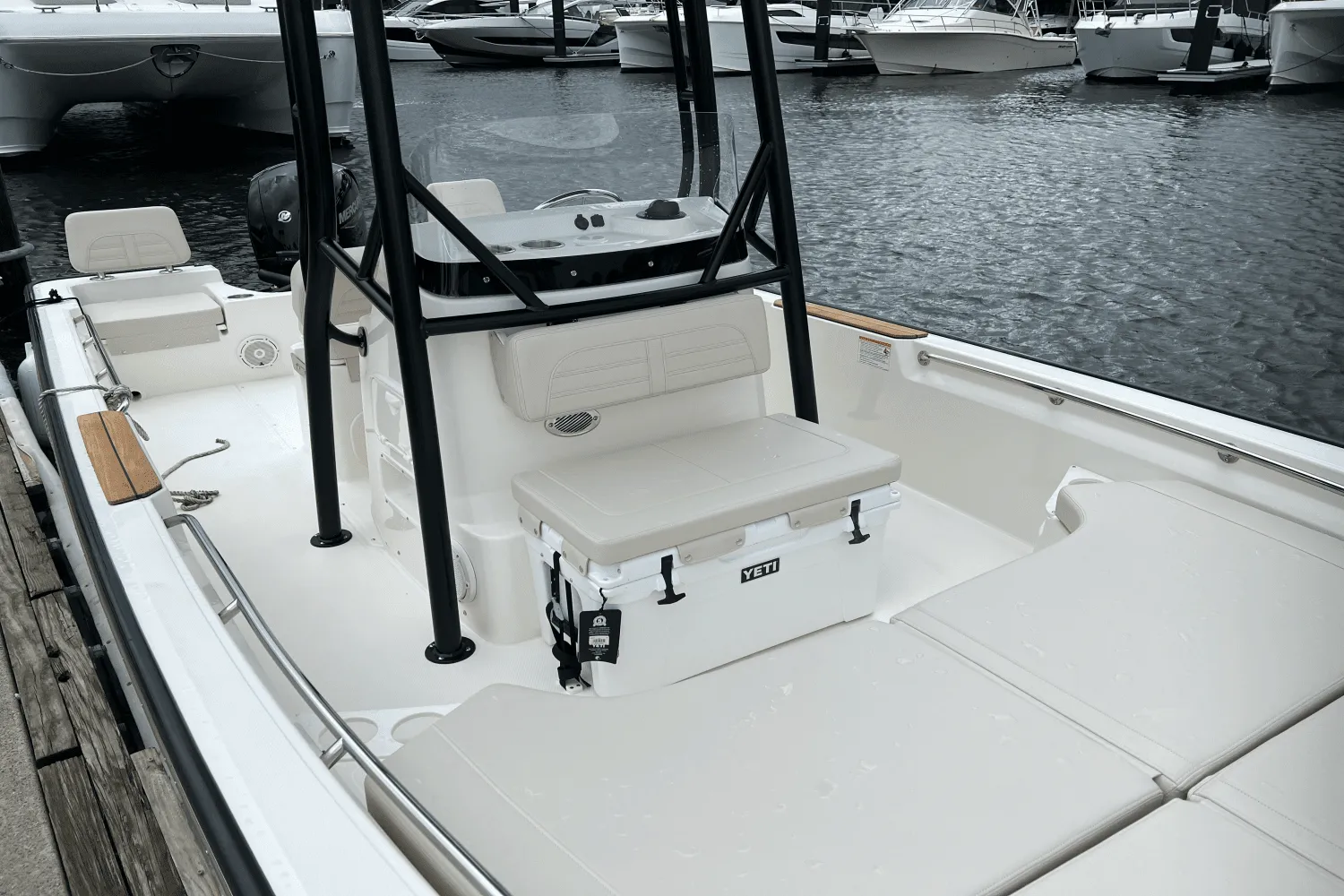 2025 Boston Whaler 190 Montauk Image Thumbnail #16