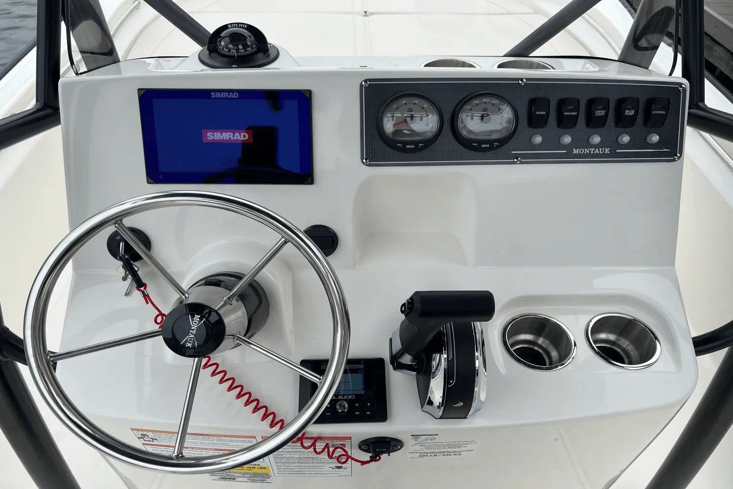 2025 Boston Whaler 190 Montauk Image Thumbnail #9