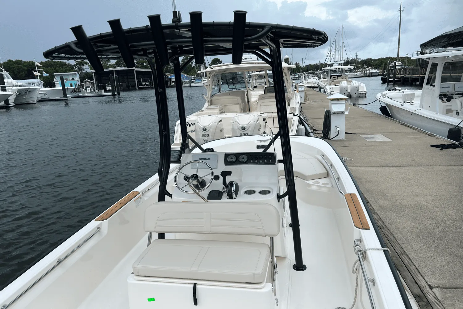 2025 Boston Whaler 190 Montauk Image Thumbnail #6