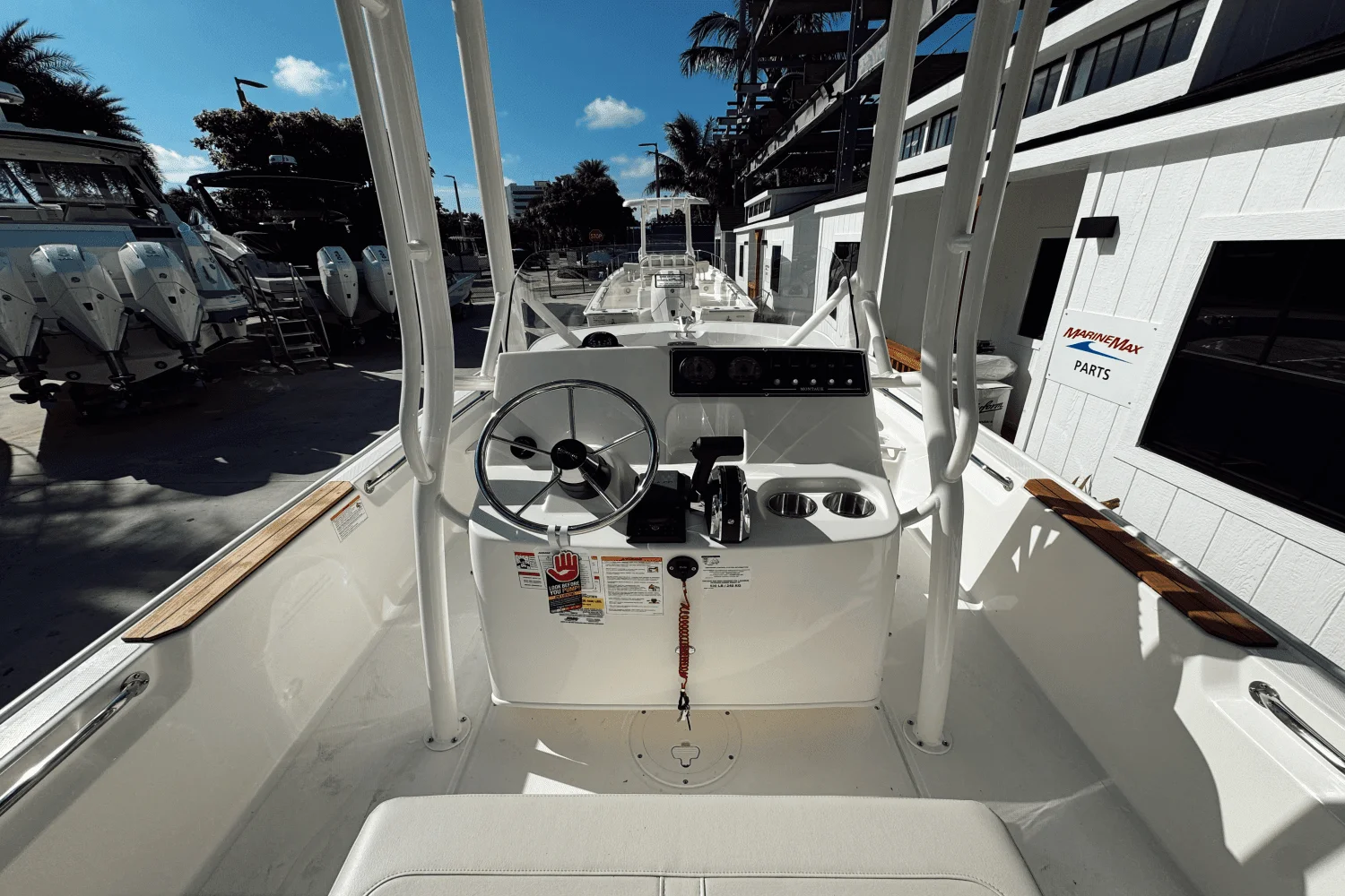 2025 Boston Whaler 190 Montauk Image Thumbnail #5