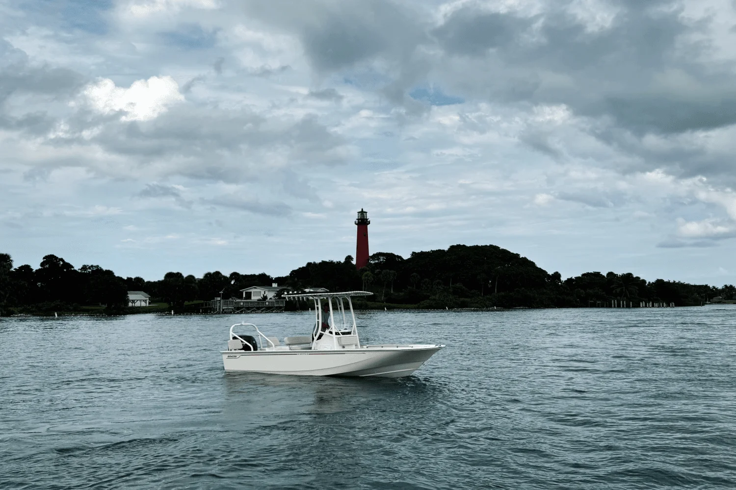 2025 Boston Whaler 190 Montauk