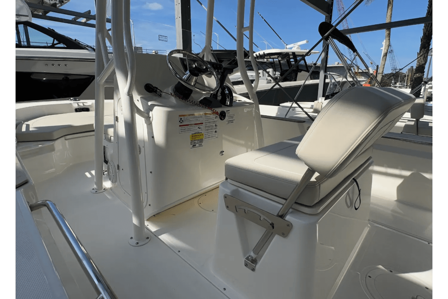 2025 Boston Whaler 190 Montauk Image Thumbnail #4
