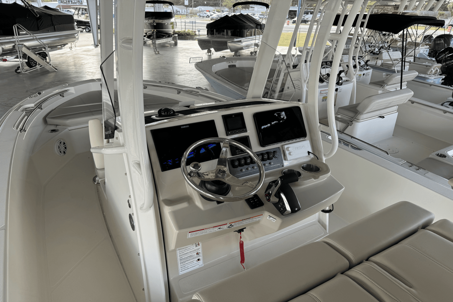 2025 Boston Whaler 220 Dauntless Image Thumbnail #7