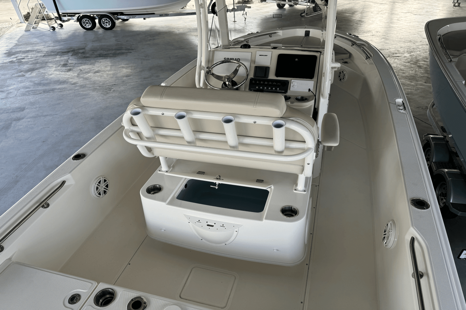 2025 Boston Whaler 220 Dauntless Image Thumbnail #5