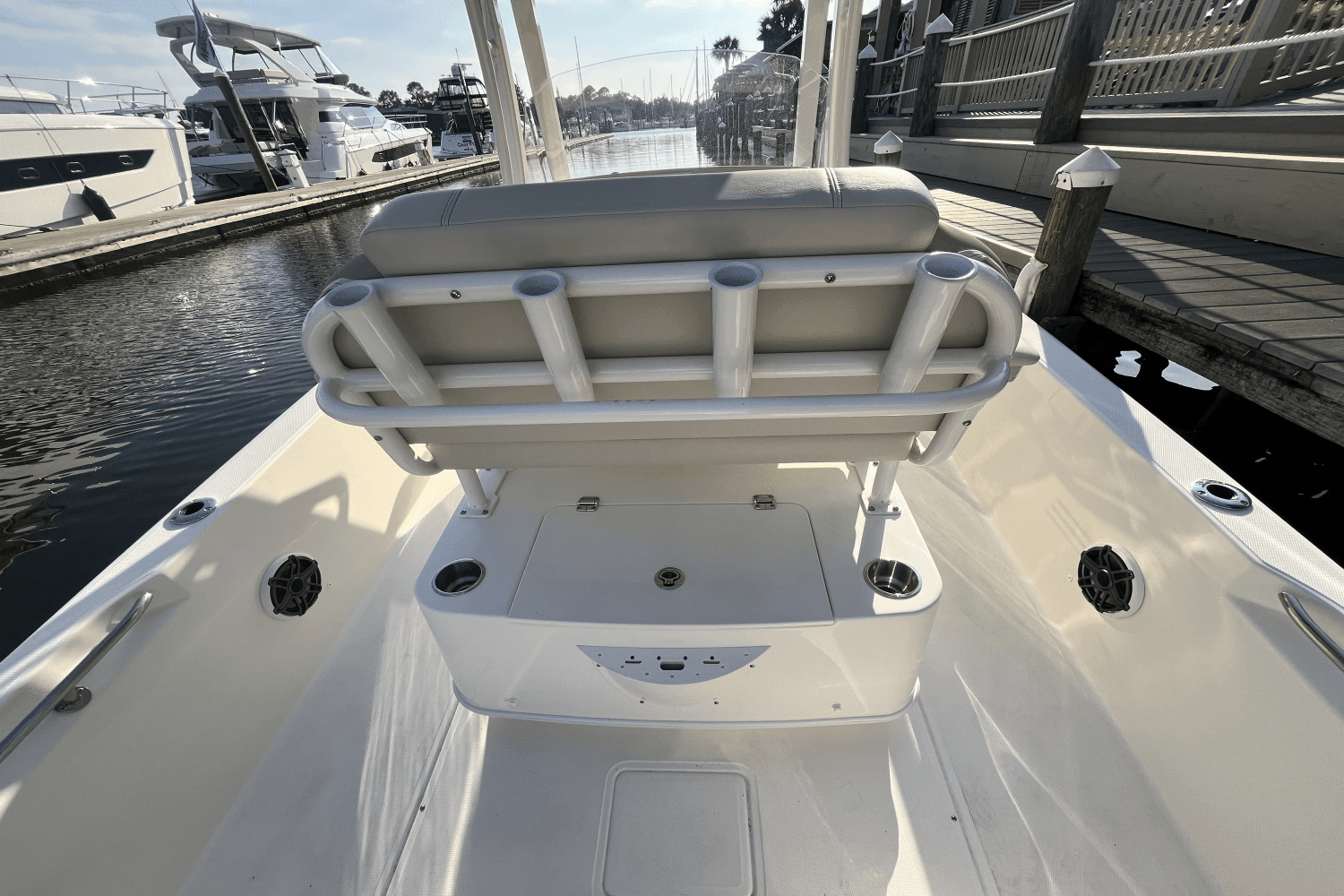 2025 Boston Whaler 220 Dauntless Image Thumbnail #13