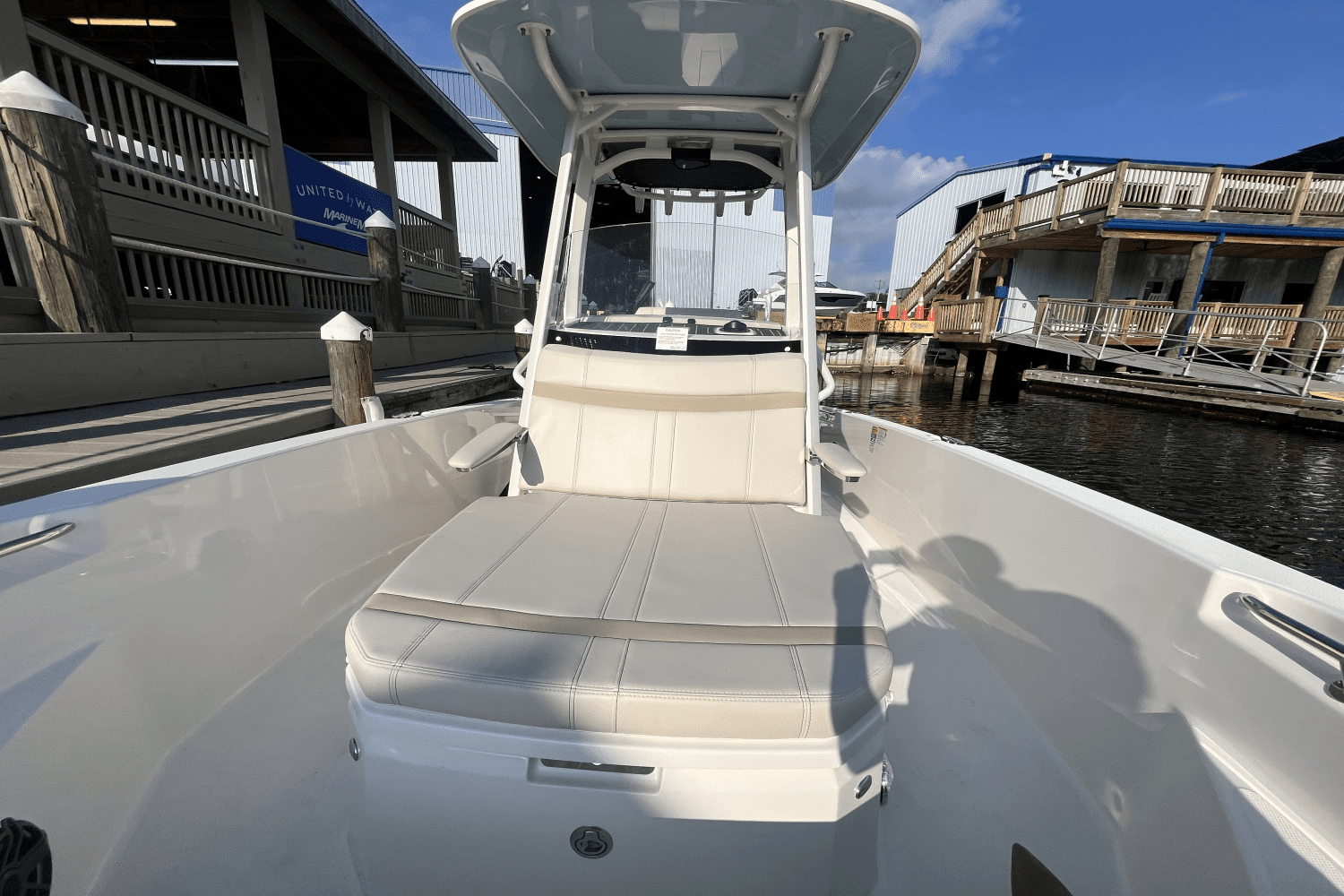 2025 Boston Whaler 220 Dauntless Image Thumbnail #19