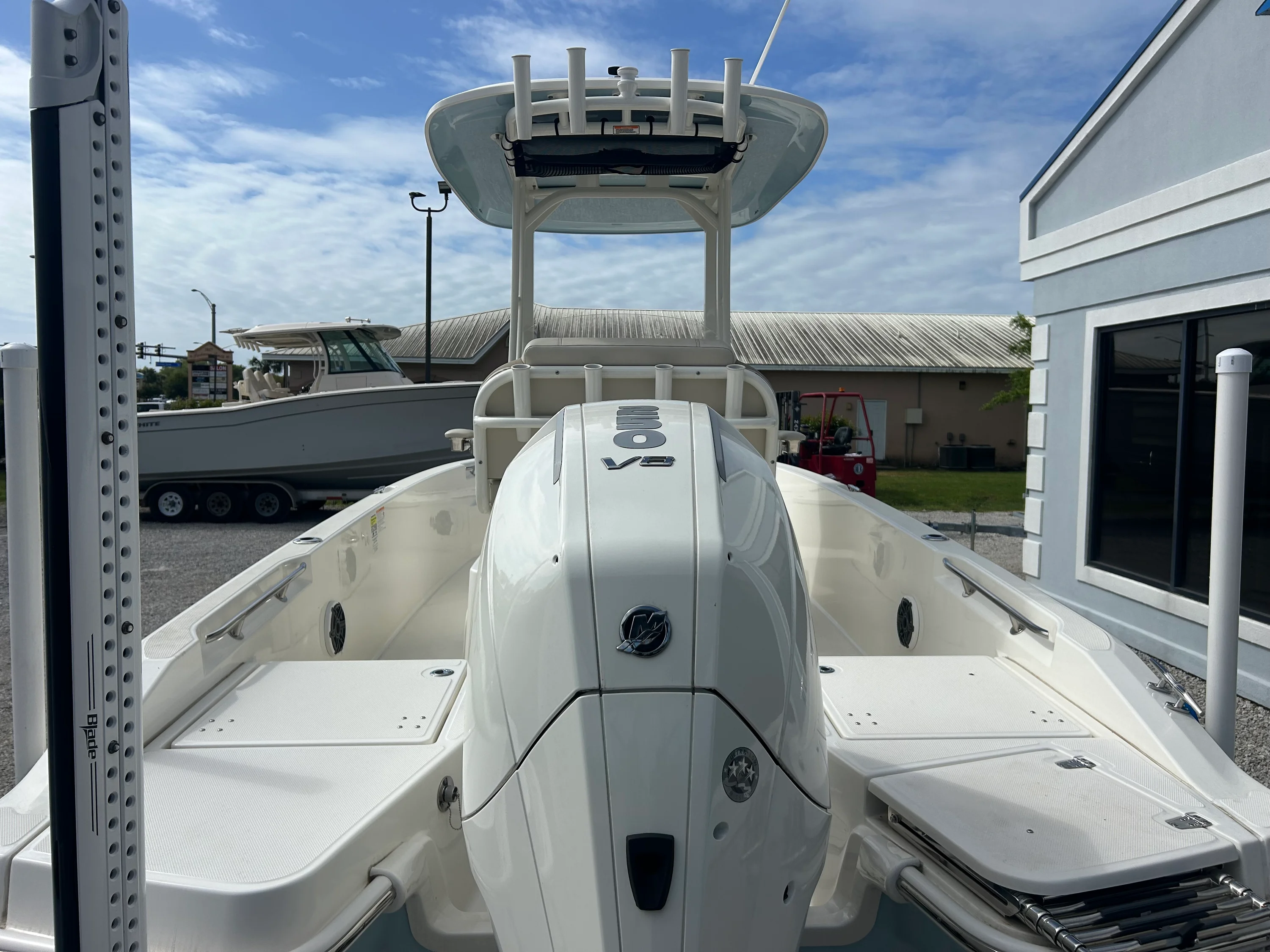 2025 Boston Whaler 220 Dauntless Image Thumbnail #7