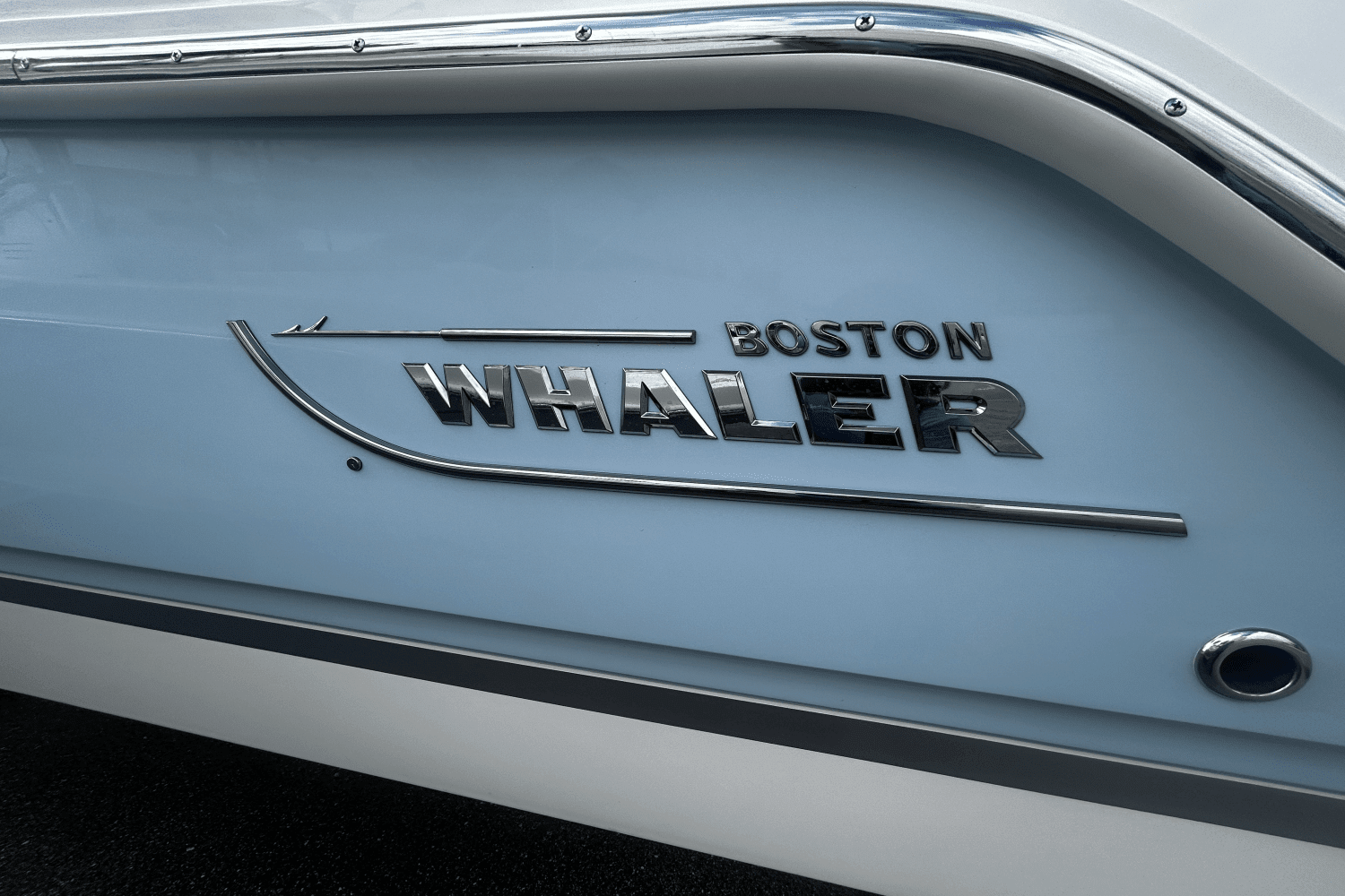 2025 Boston Whaler 240 Vantage Image Thumbnail #4