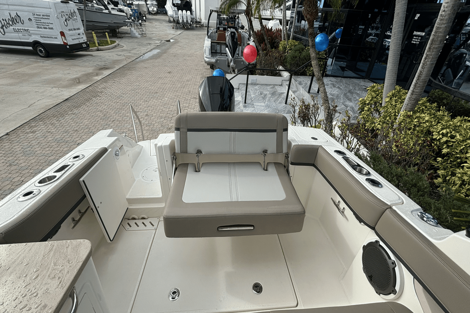 2025 Boston Whaler 240 Vantage Image Thumbnail #10
