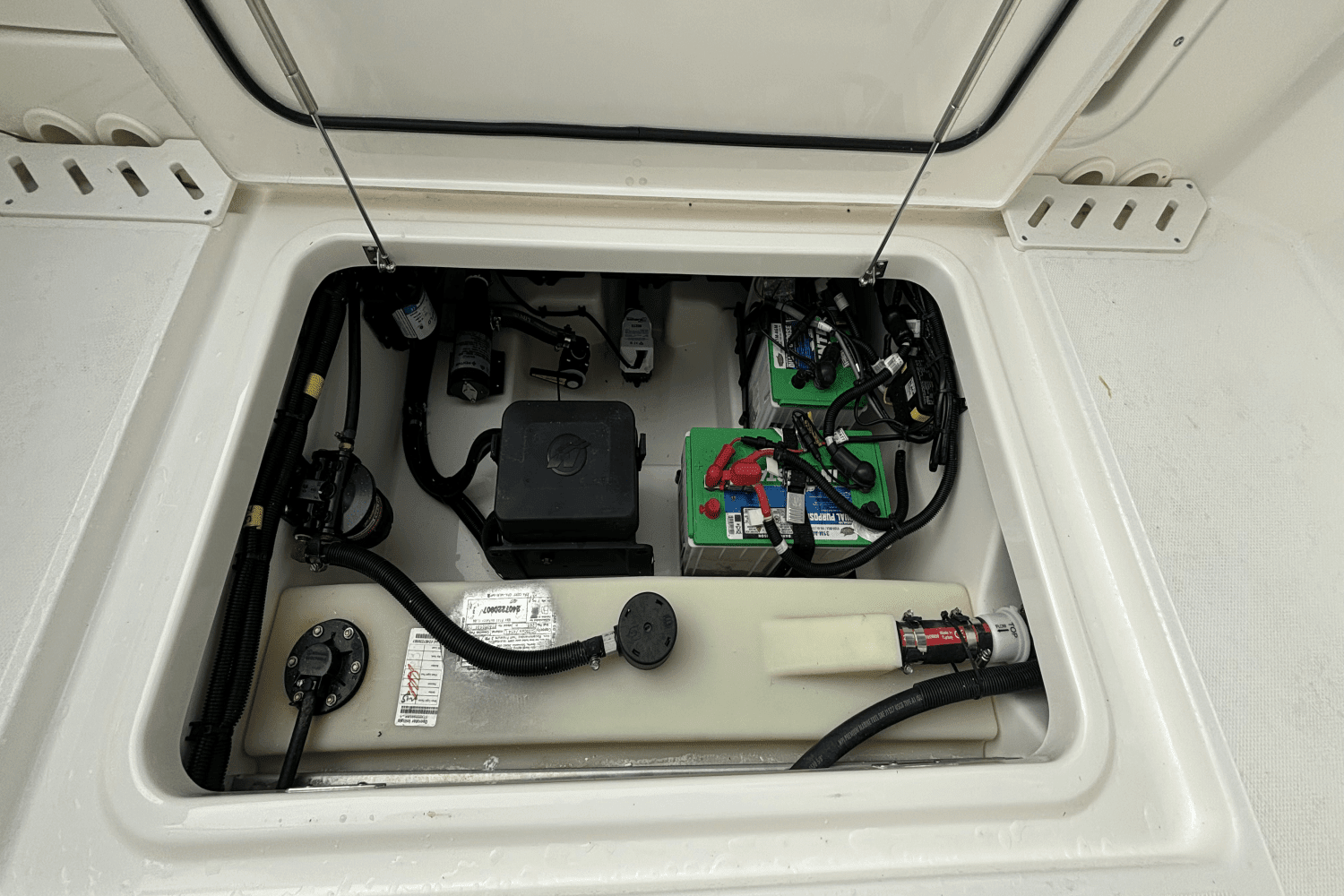2025 Boston Whaler 240 Vantage Image Thumbnail #31