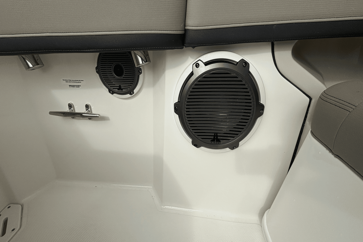 2025 Boston Whaler 240 Vantage Image Thumbnail #30