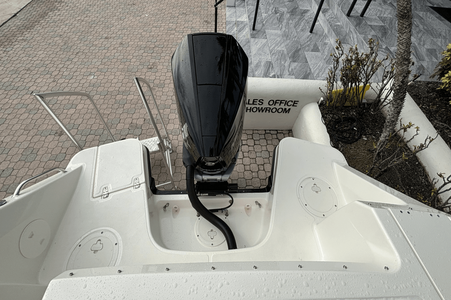 2025 Boston Whaler 240 Vantage Image Thumbnail #5