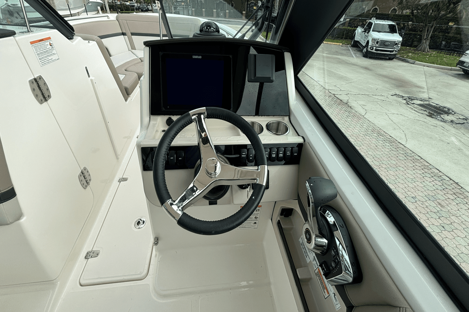 2025 Boston Whaler 240 Vantage Image Thumbnail #15