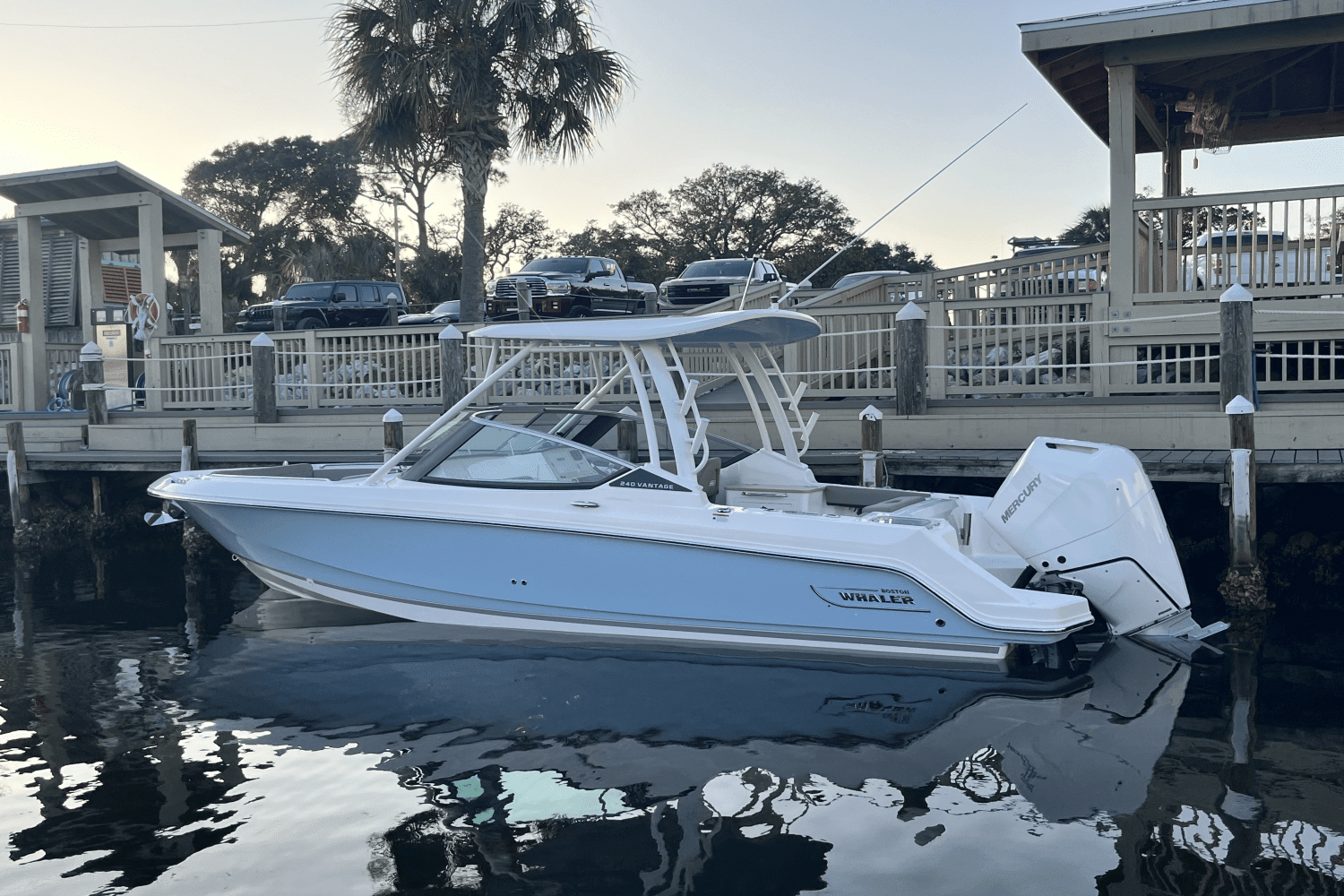 2025 Boston Whaler 240 Vantage Image Thumbnail #4
