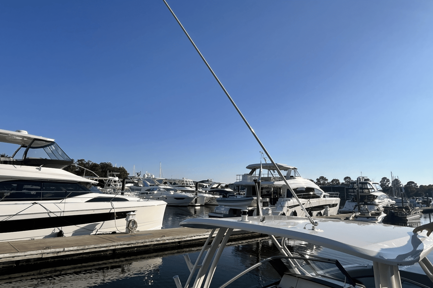 2025 Boston Whaler 240 Vantage Image Thumbnail #17