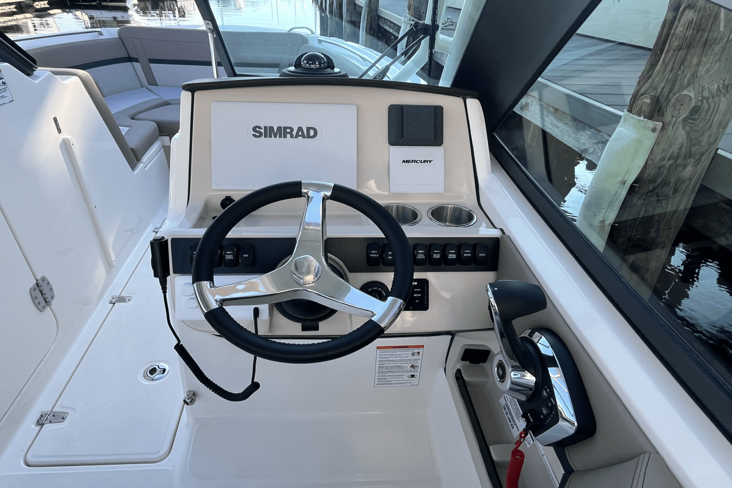 2025 Boston Whaler 240 Vantage Image Thumbnail #10