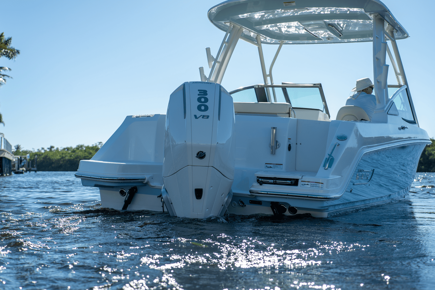2025 Boston Whaler 240 Vantage Image Thumbnail #4