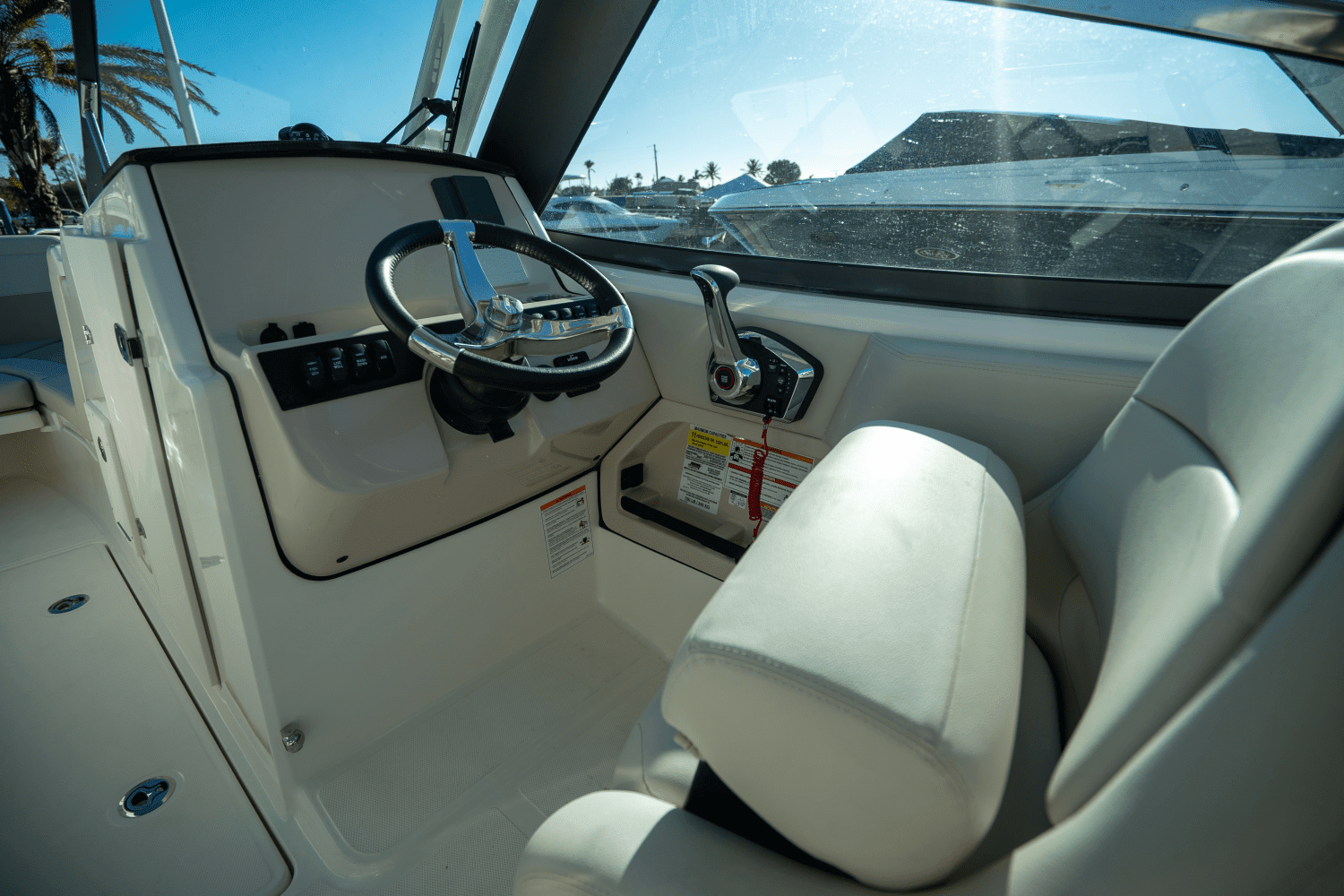 2025 Boston Whaler 240 Vantage Image Thumbnail #11