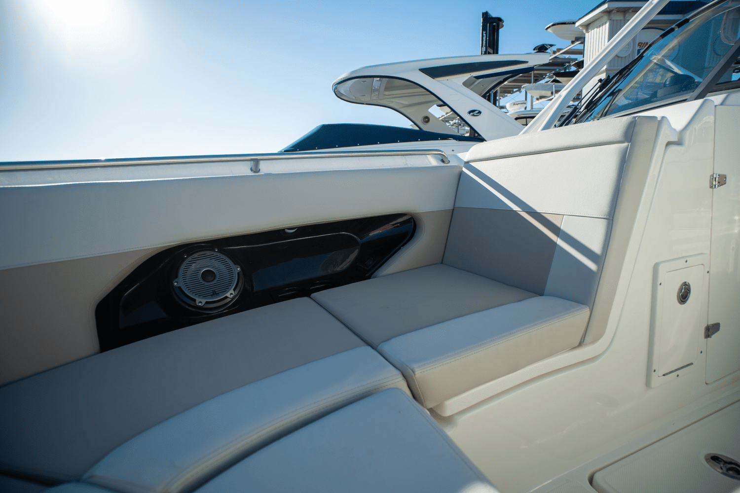 2025 Boston Whaler 240 Vantage Image Thumbnail #18