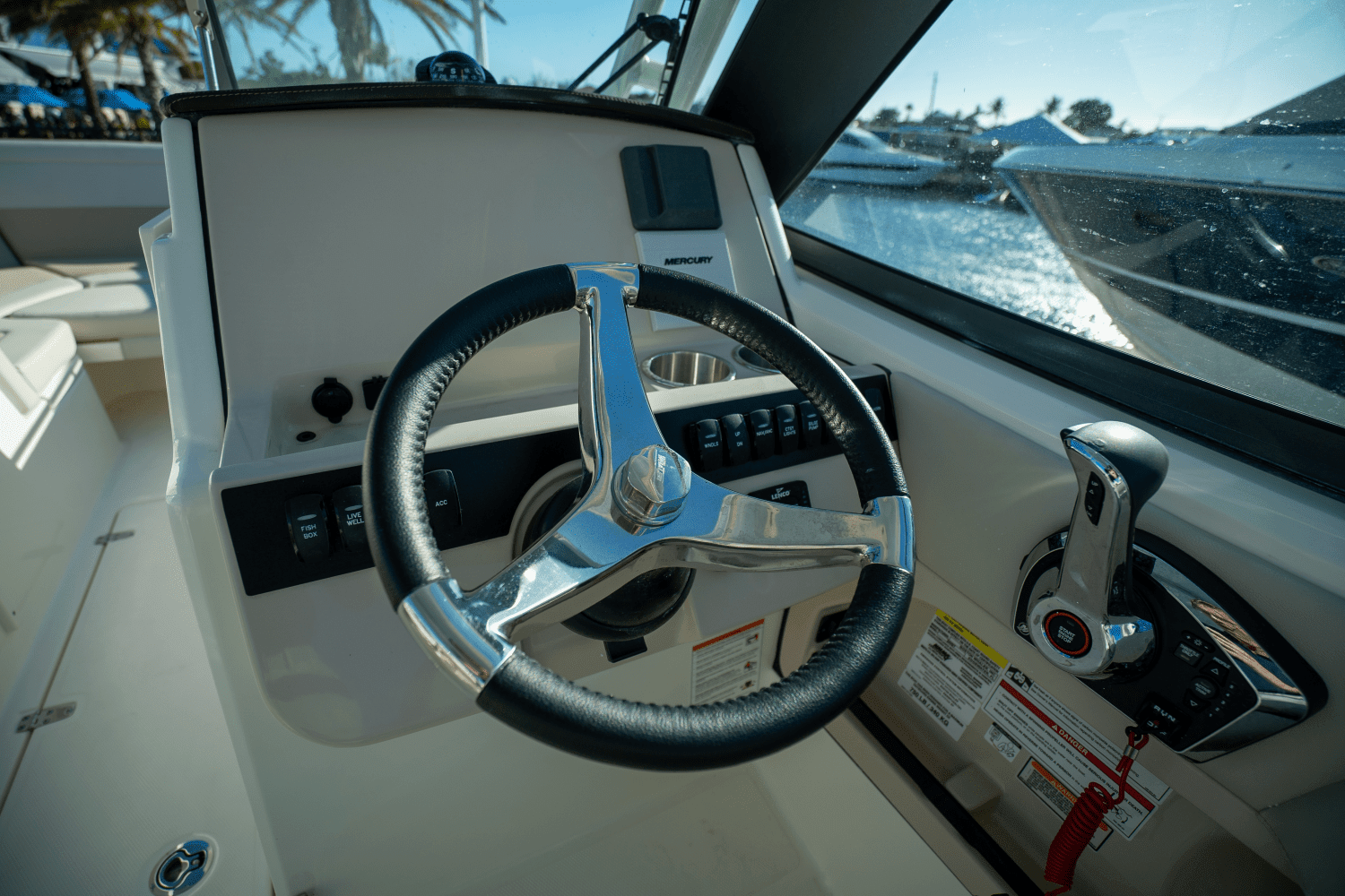 2025 Boston Whaler 240 Vantage Image Thumbnail #12