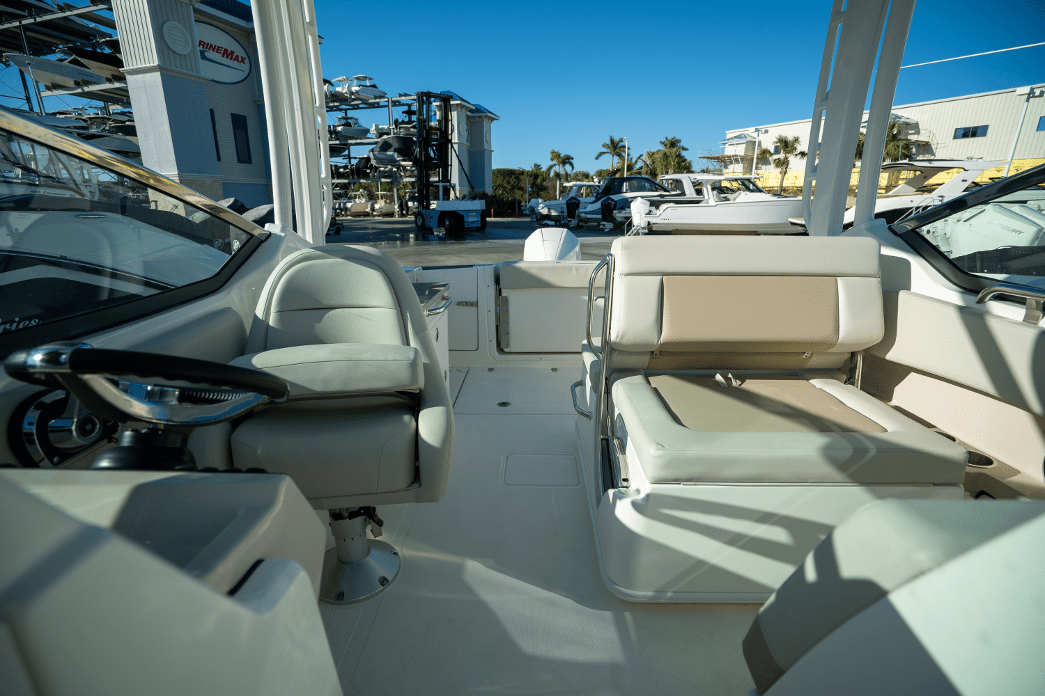2025 Boston Whaler 240 Vantage Image Thumbnail #20