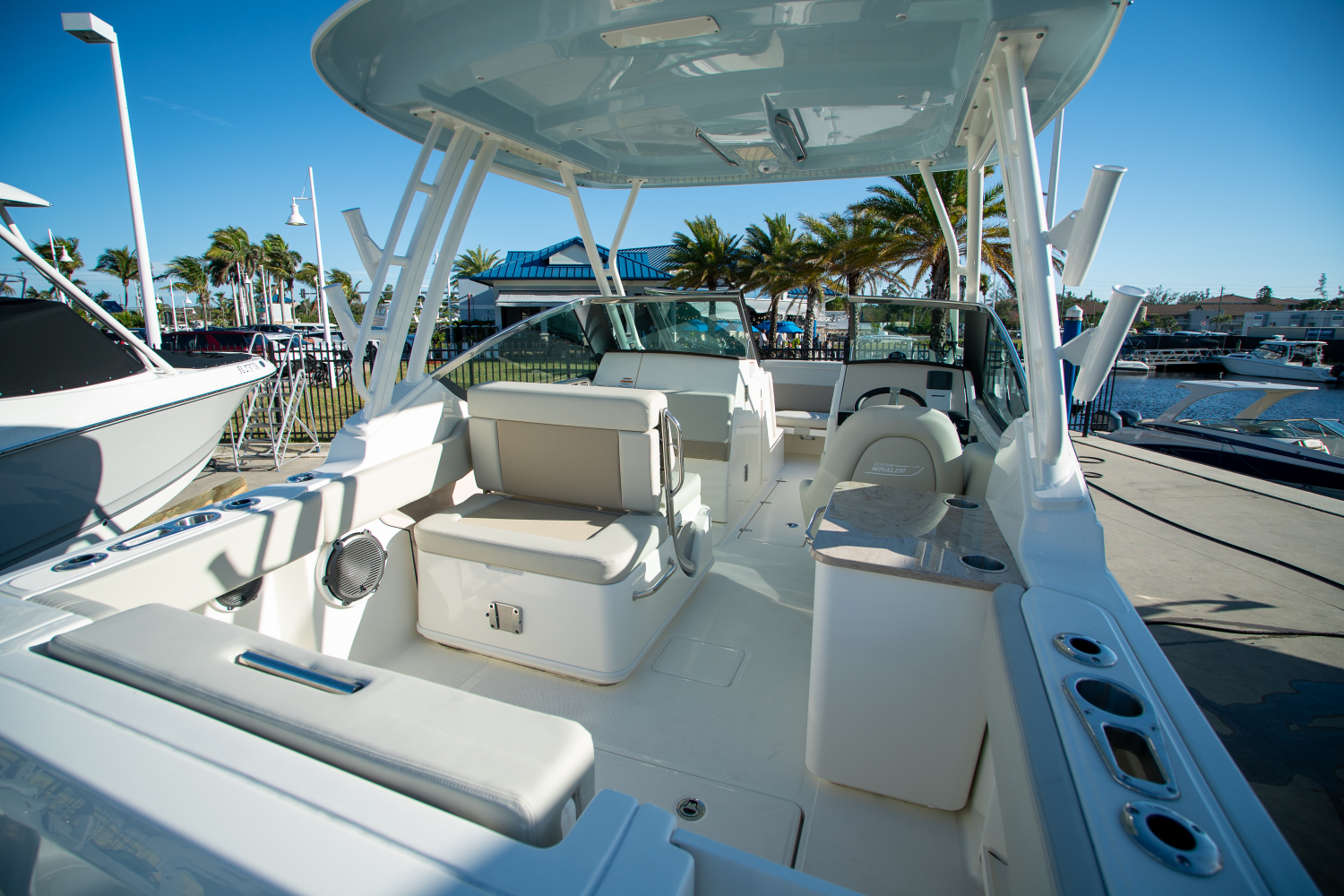 2025 Boston Whaler 240 Vantage Image Thumbnail #5