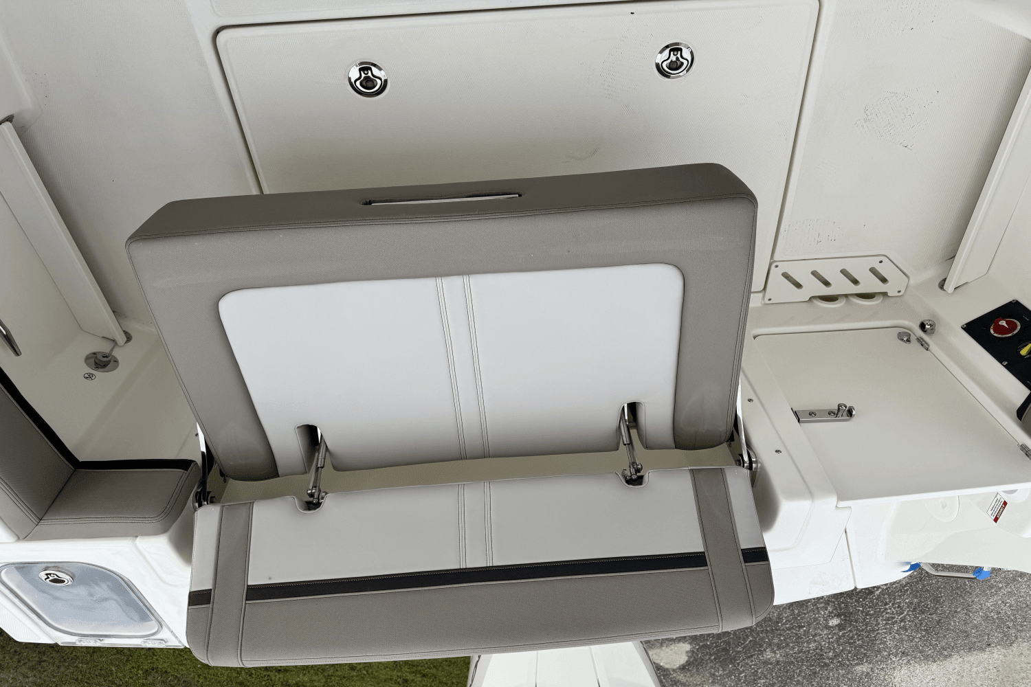 2025 Boston Whaler 240 Vantage Image Thumbnail #24