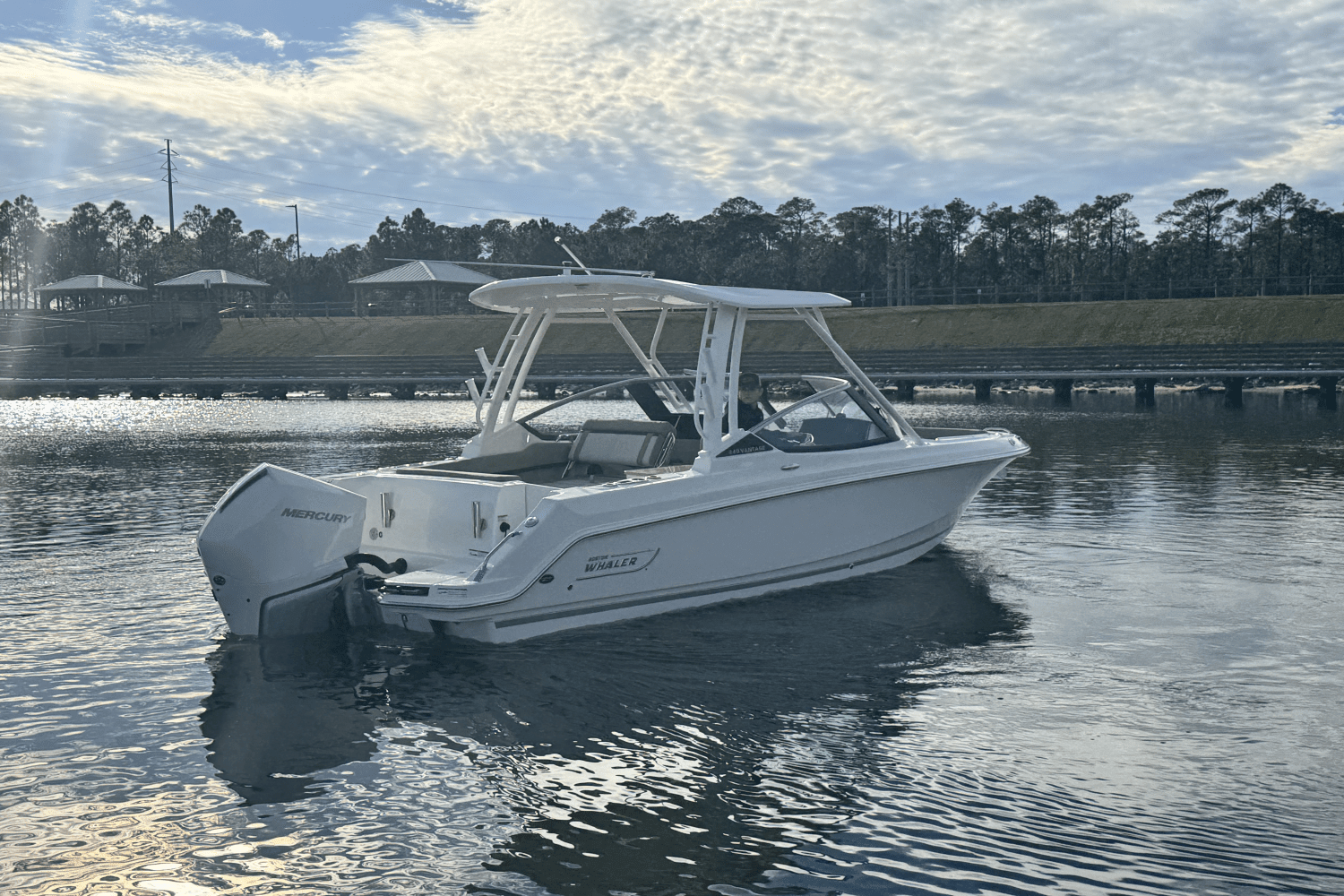 2025 Boston Whaler 240 Vantage Image Thumbnail #19