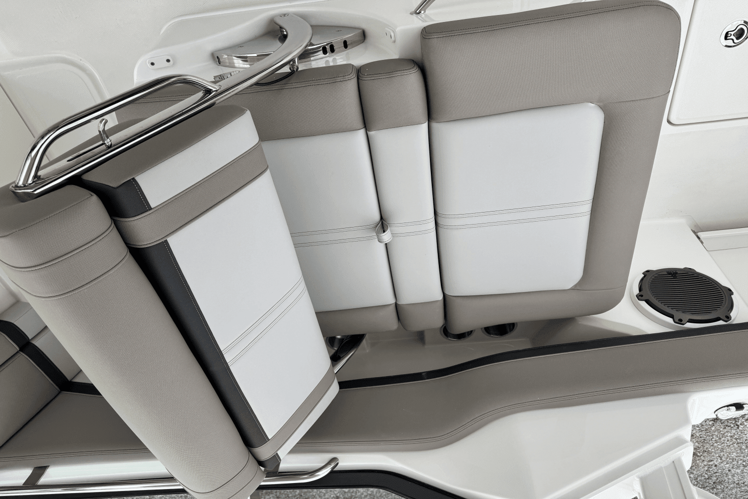 2025 Boston Whaler 240 Vantage Image Thumbnail #29