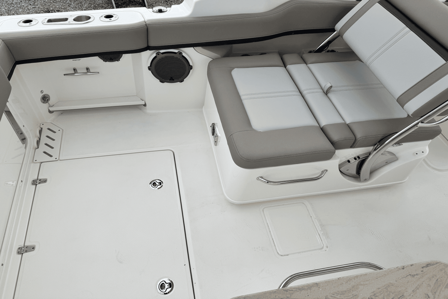 2025 Boston Whaler 240 Vantage Image Thumbnail #22